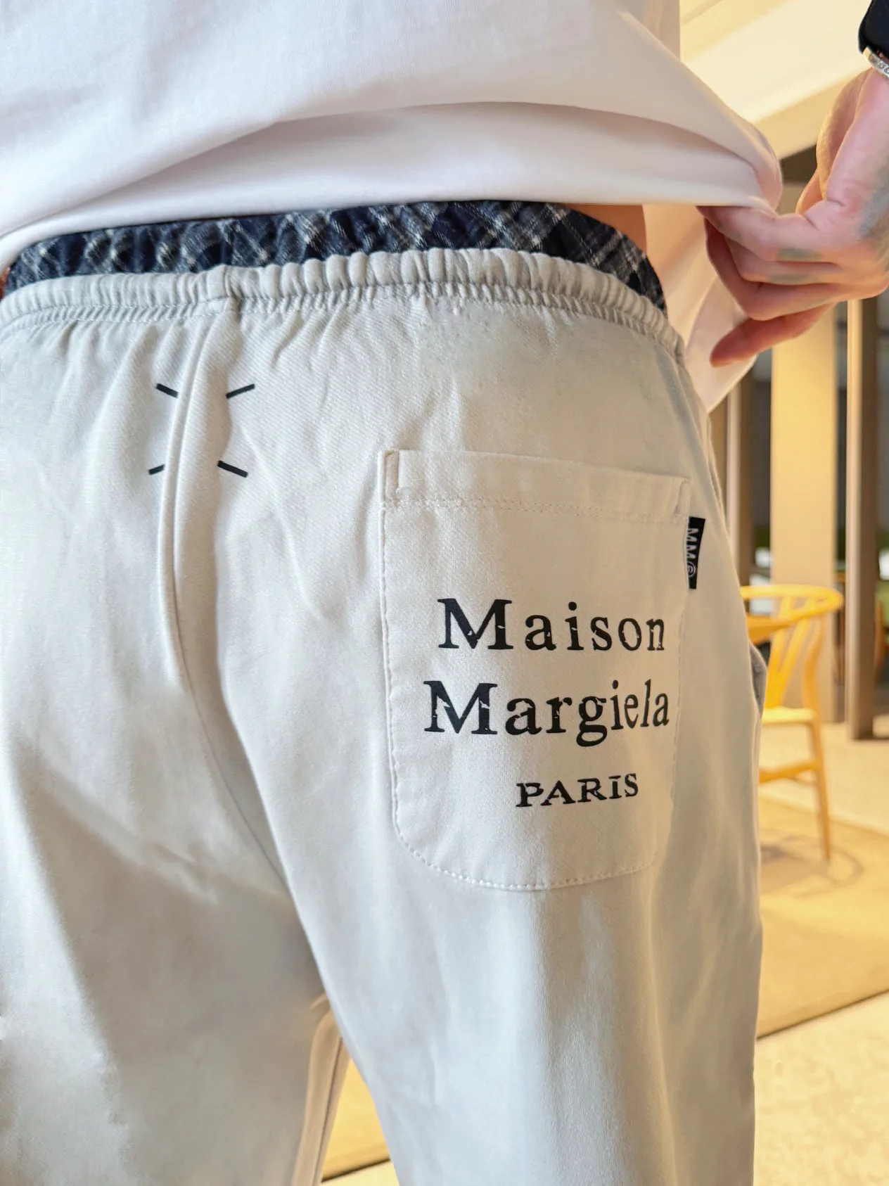 Men's Trousers MAISON MARGIELA 18345793