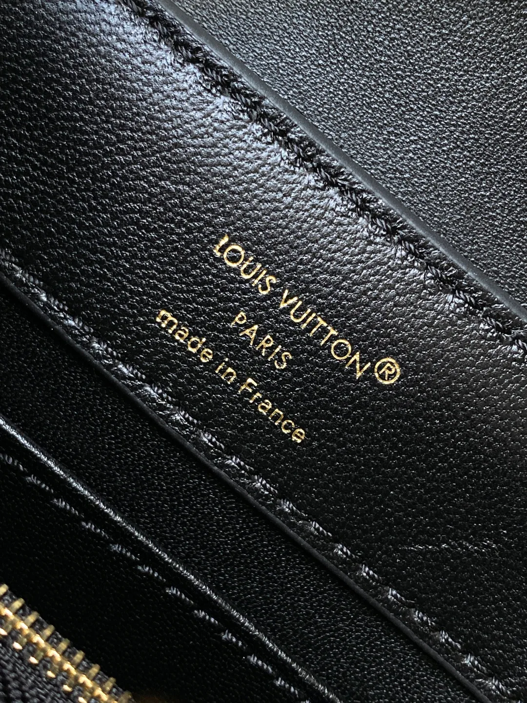 Women's Classic Handbags LOUIS VUITTON 18019350
