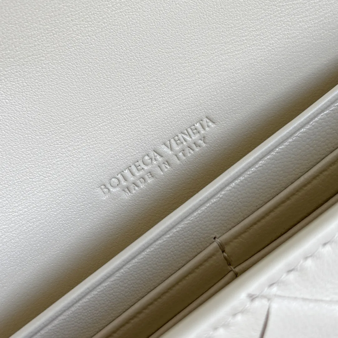 Women's Clutches BOTTEGA VENETA 18367567