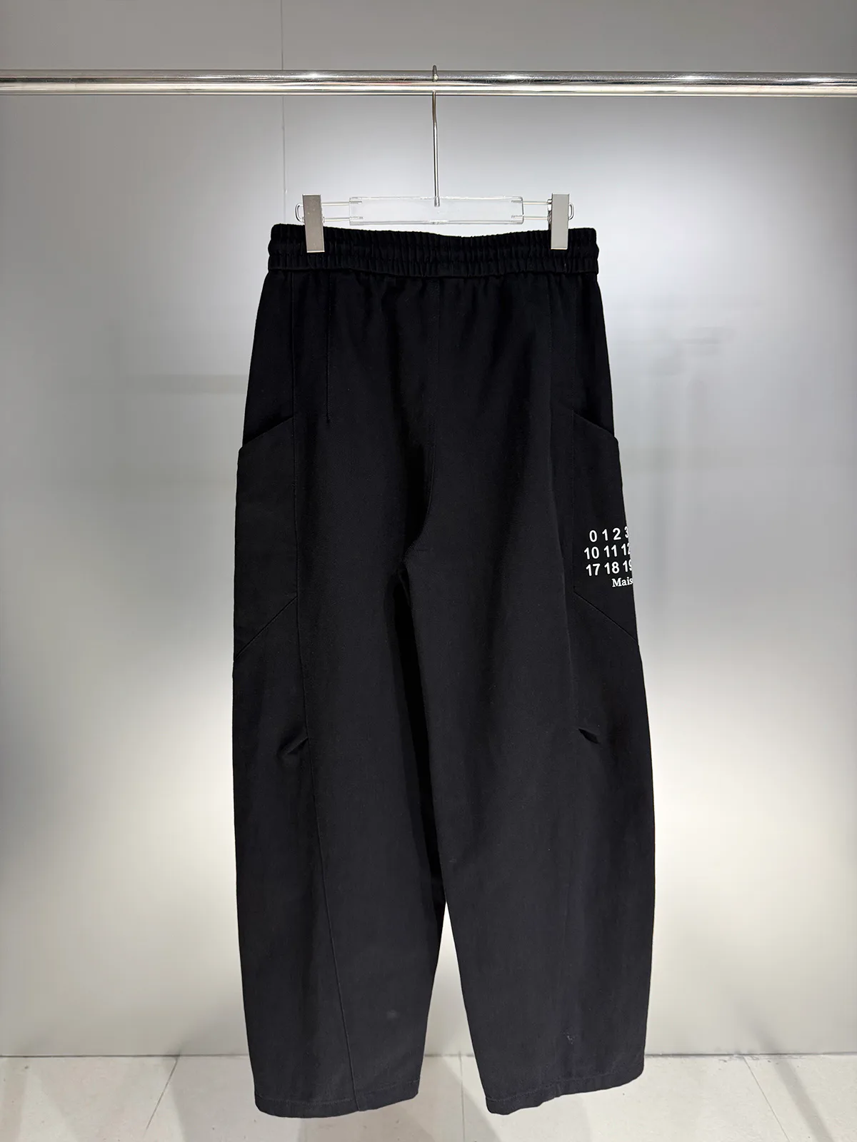 Men's Trousers MAISON MARGIELA 17811643