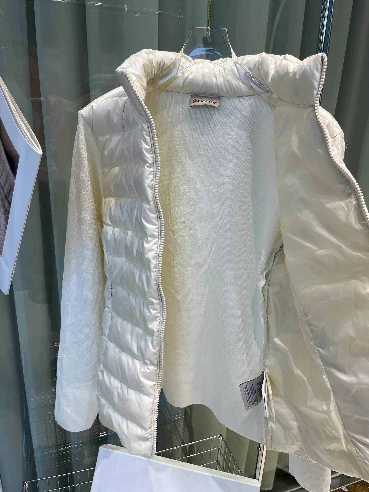 Women's Jackets And Down Jackets MONCLER 18204180