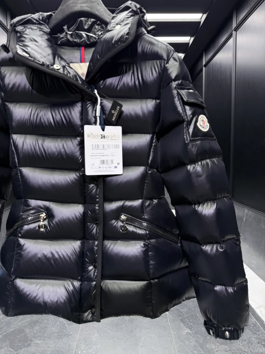 Men's Jackets And Down Jackets MONCLER 18492194