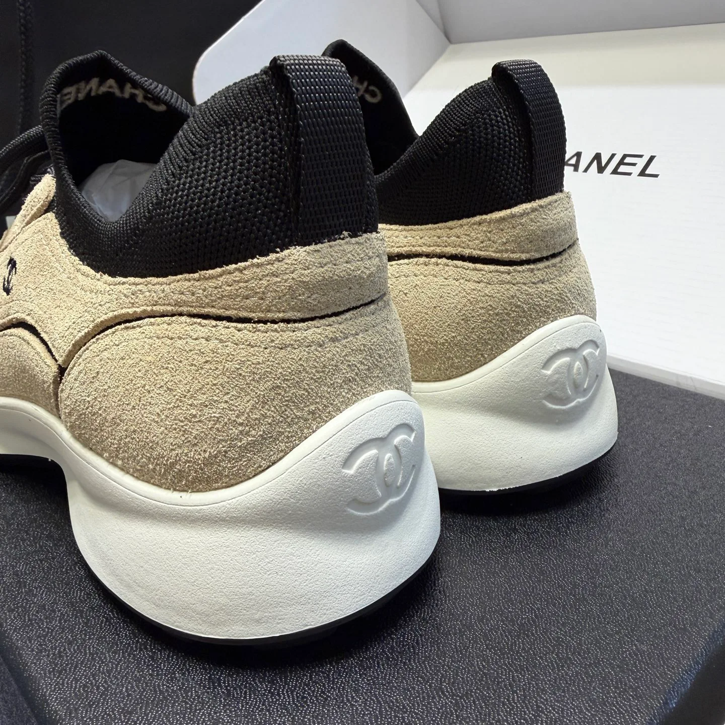 Women's Sneakers CHANEL 17877255