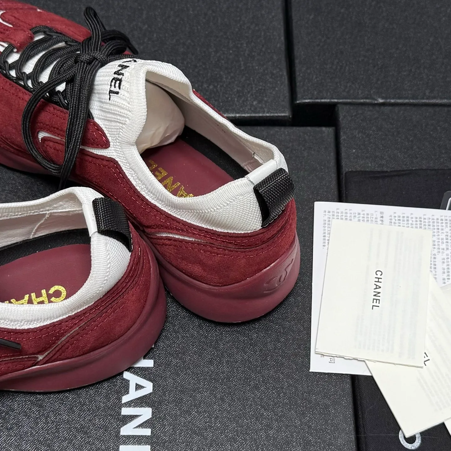 Women's Sneakers CHANEL 18083060