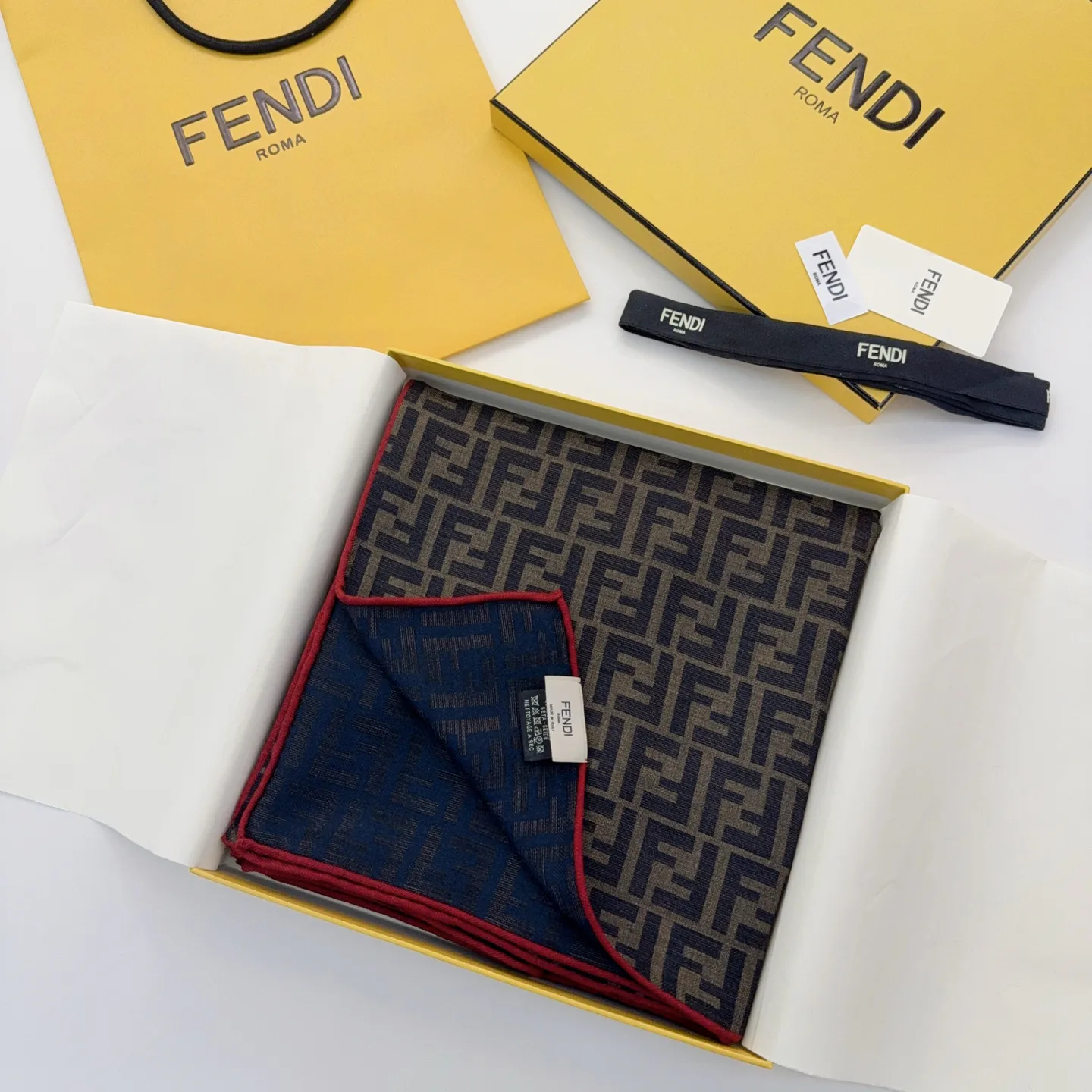 Scarves FENDI 18287160