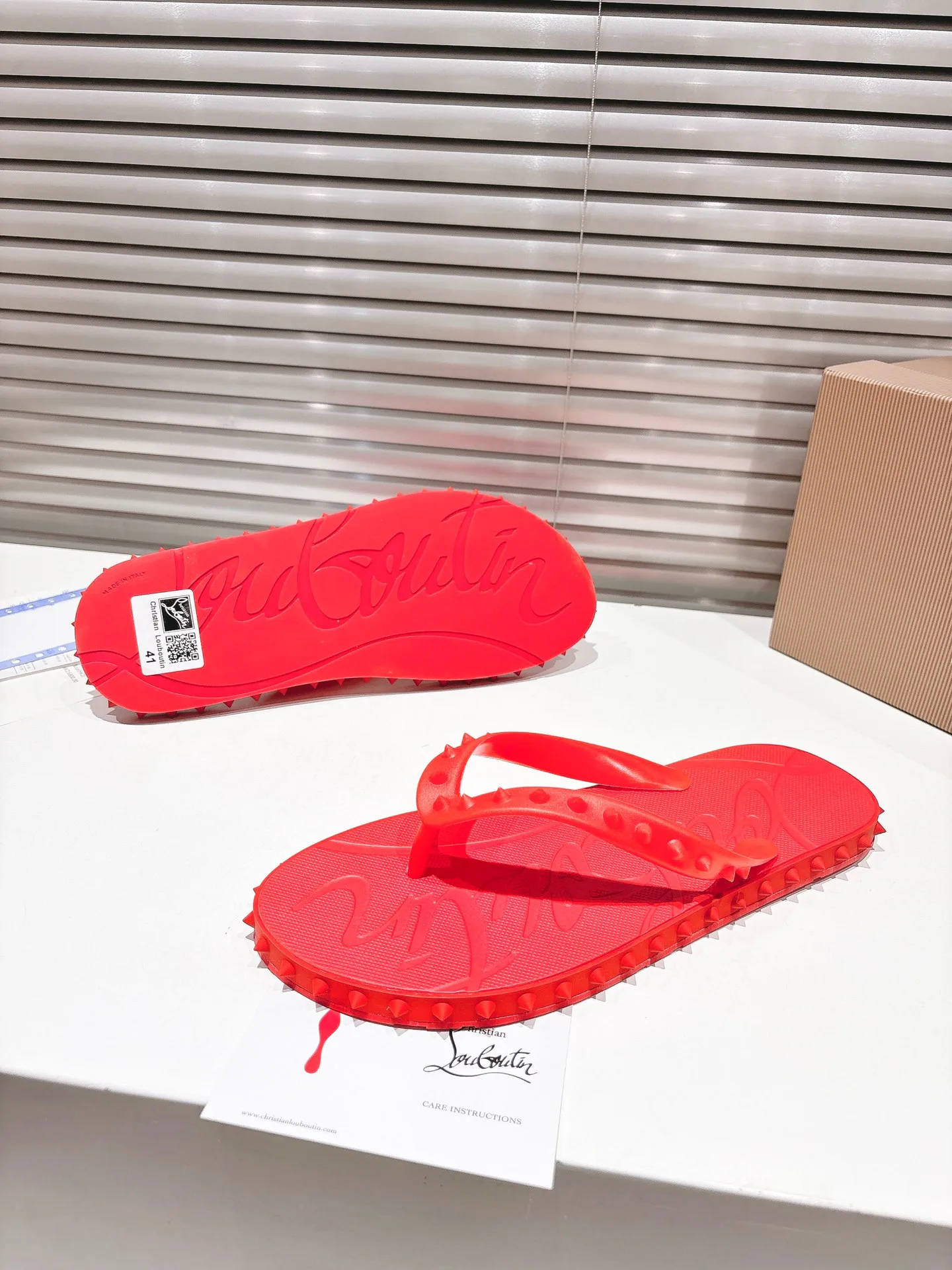 Women's Flip-Flops CHRISTIAN LOUBOUTIN 17604586