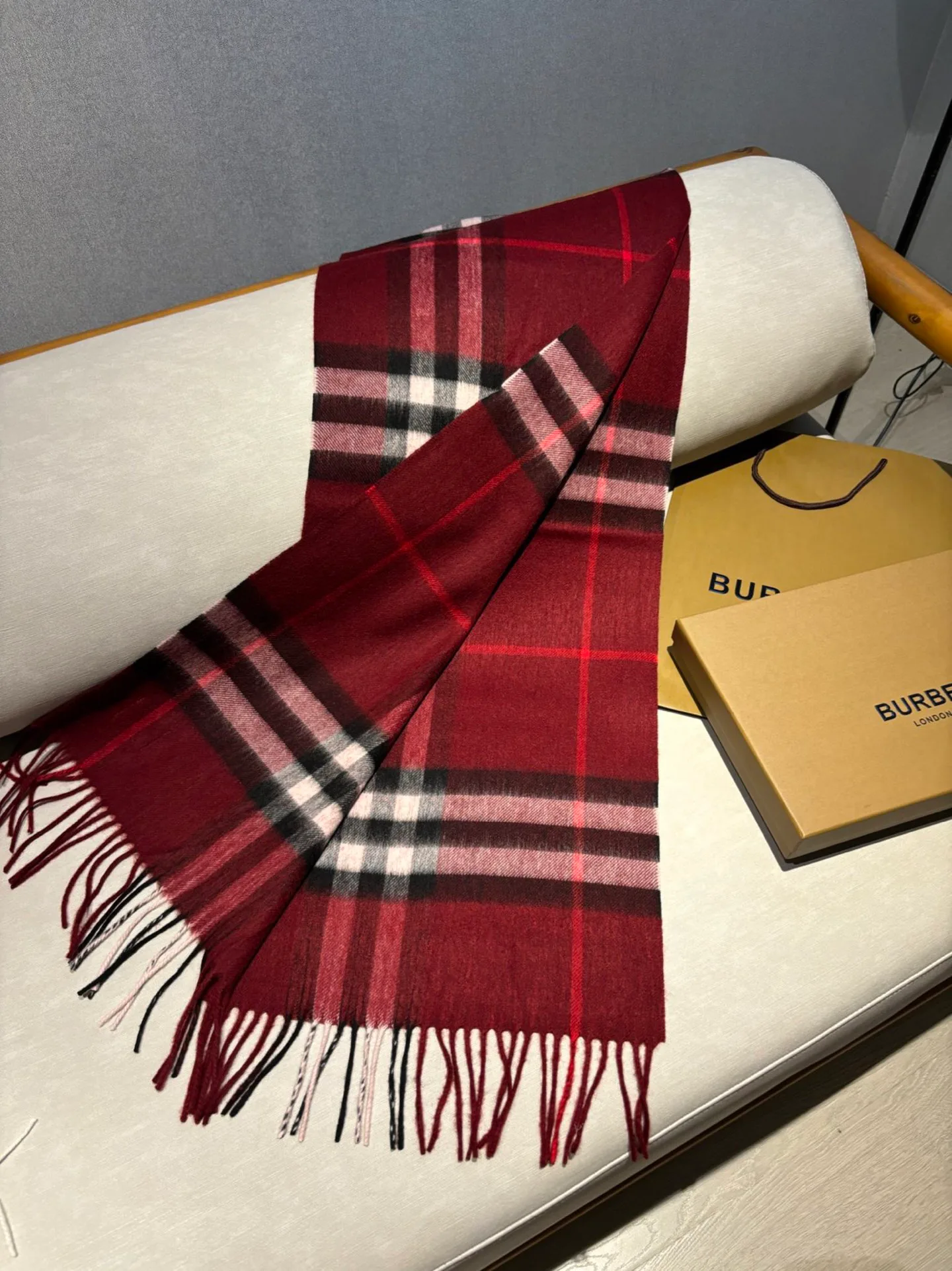 Scarves BURBERRY 18507484