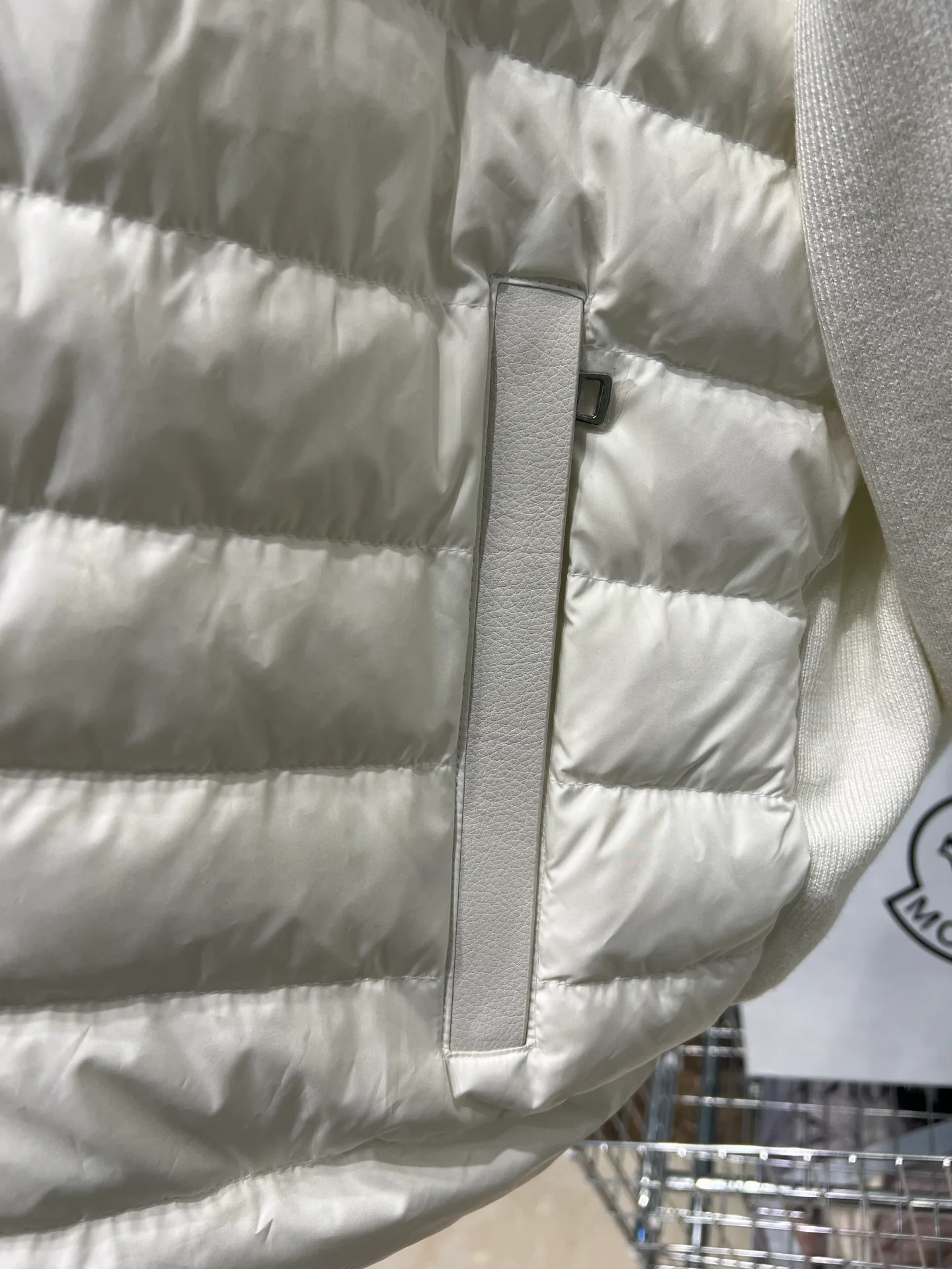 Women's Jackets And Down Jackets MONCLER 17323201