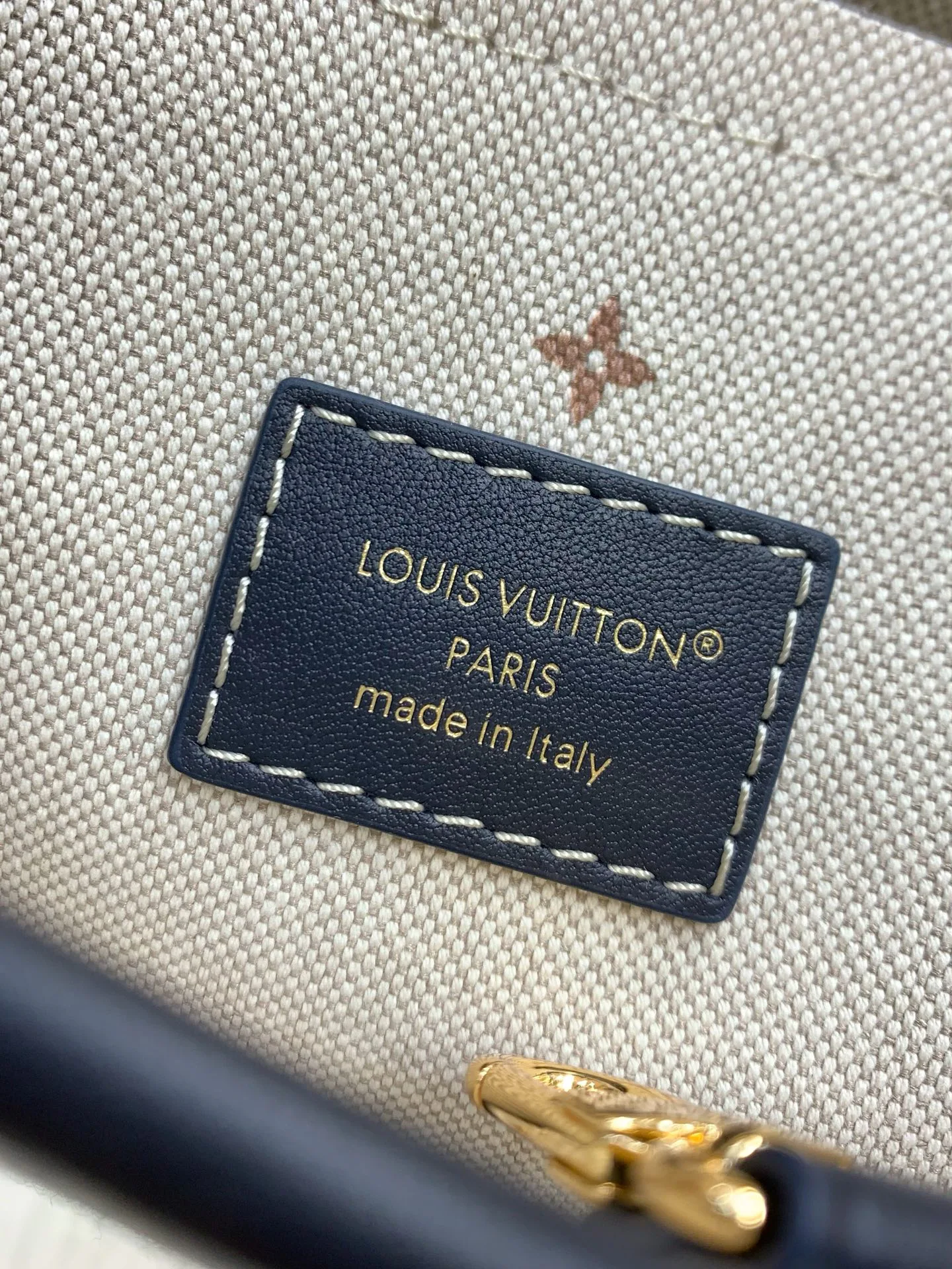 Women's Classic Handbags LOUIS VUITTON 18461033