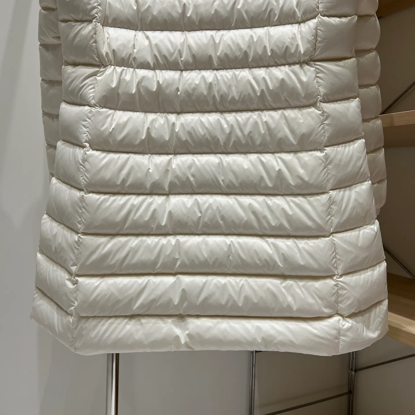 Women's Jackets And Down Jackets MONCLER 18328164
