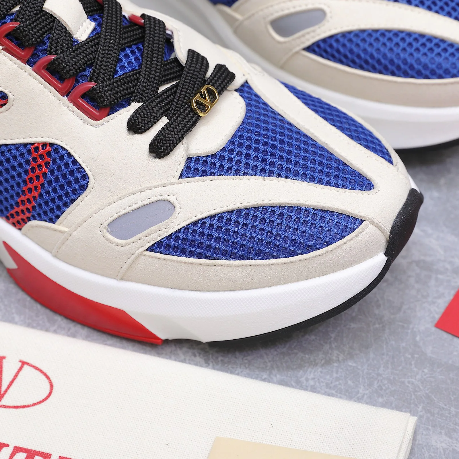 Men's Sneakers VALENTINO 17604592