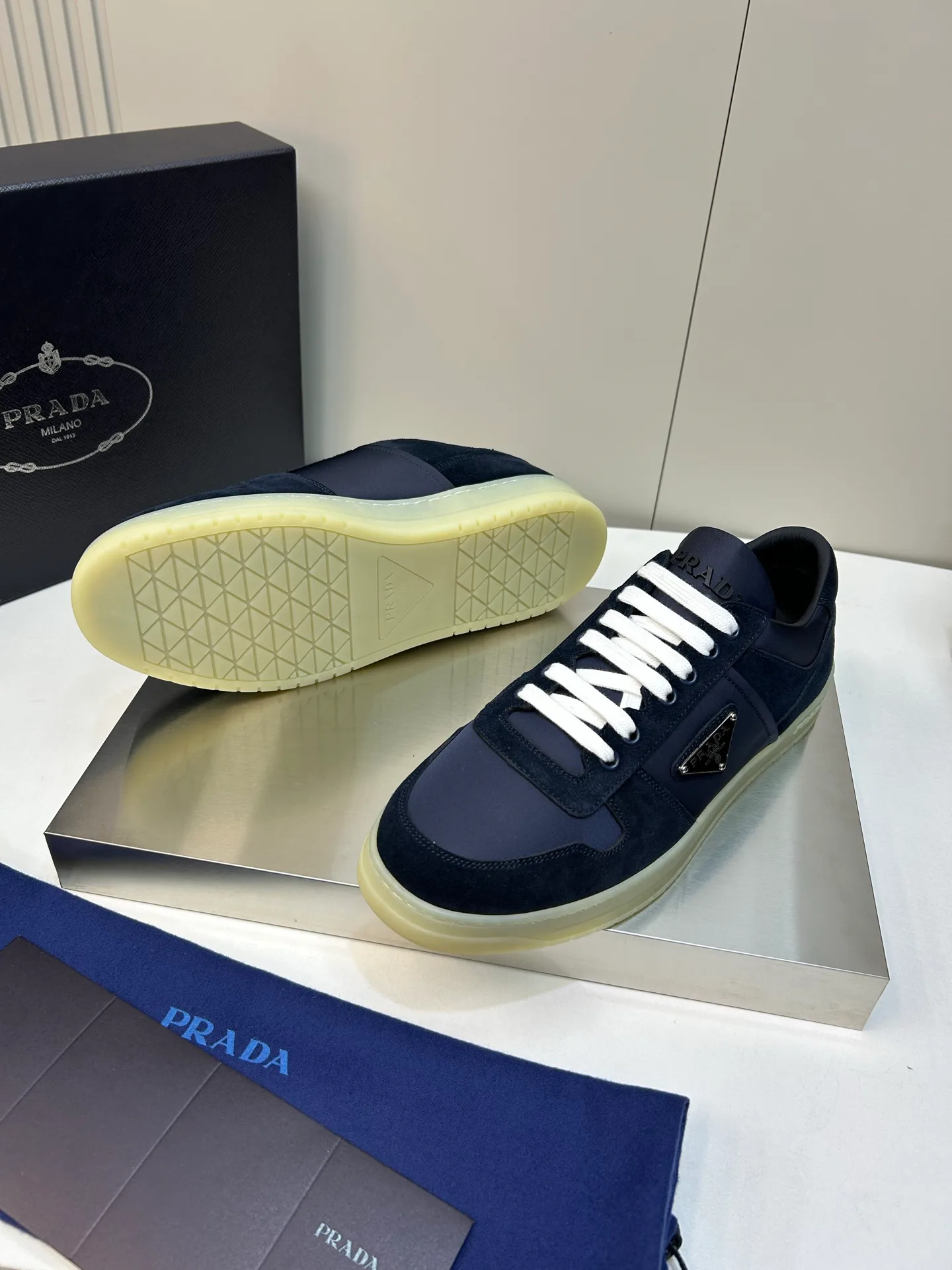 Men's Sneakers PRADA 18267436