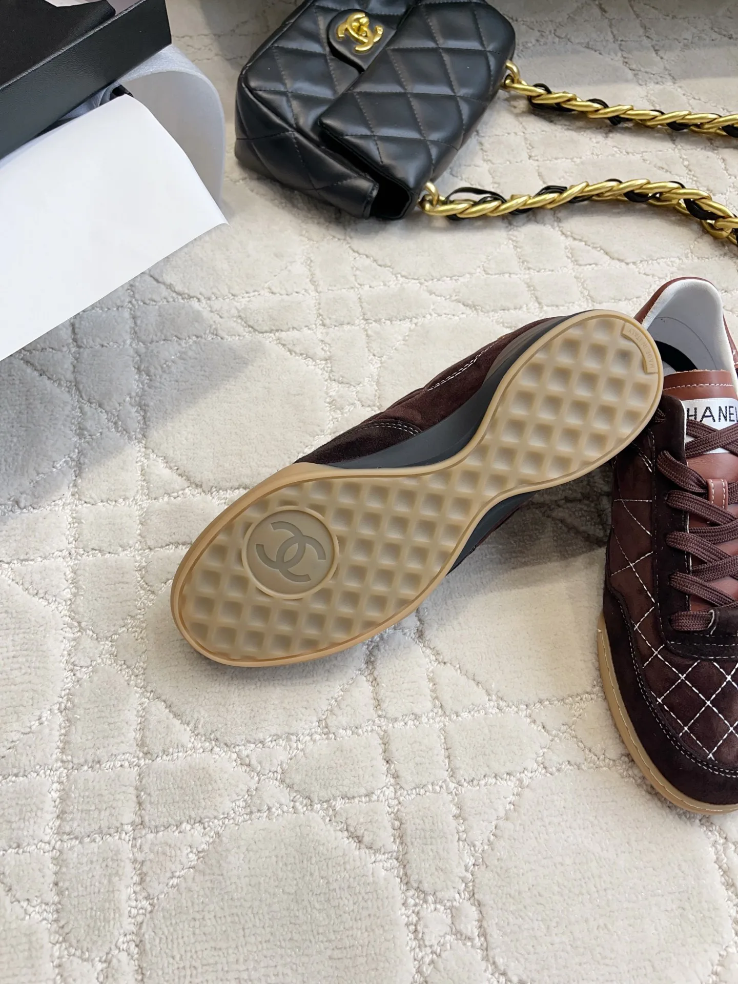 Women's Sneakers CHANEL 17936556