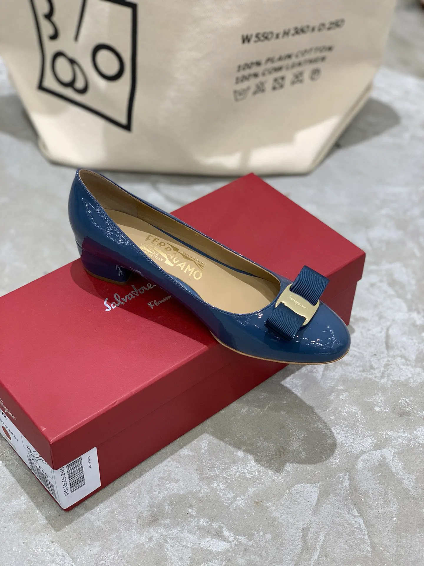 Women's Ballet Flats SALVATORE FERRAGAMO 18340662