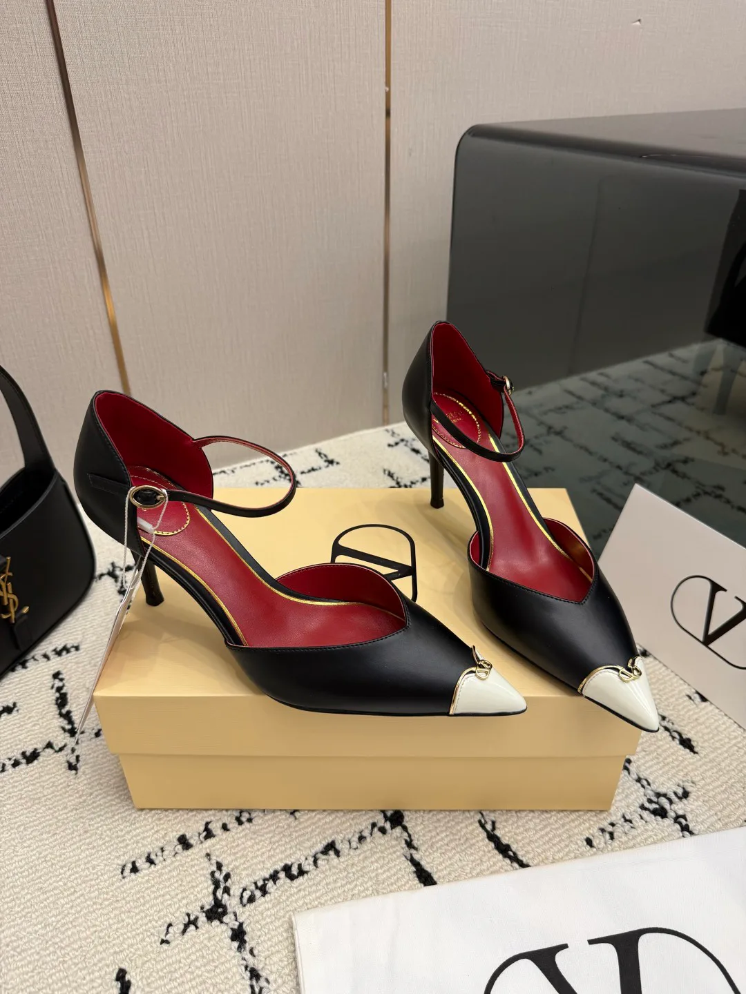 Women's Heels VALENTINO 17937567