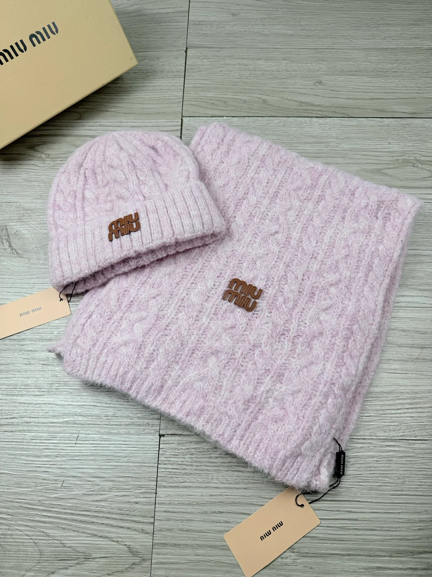 Hats MIU MIU 18549261