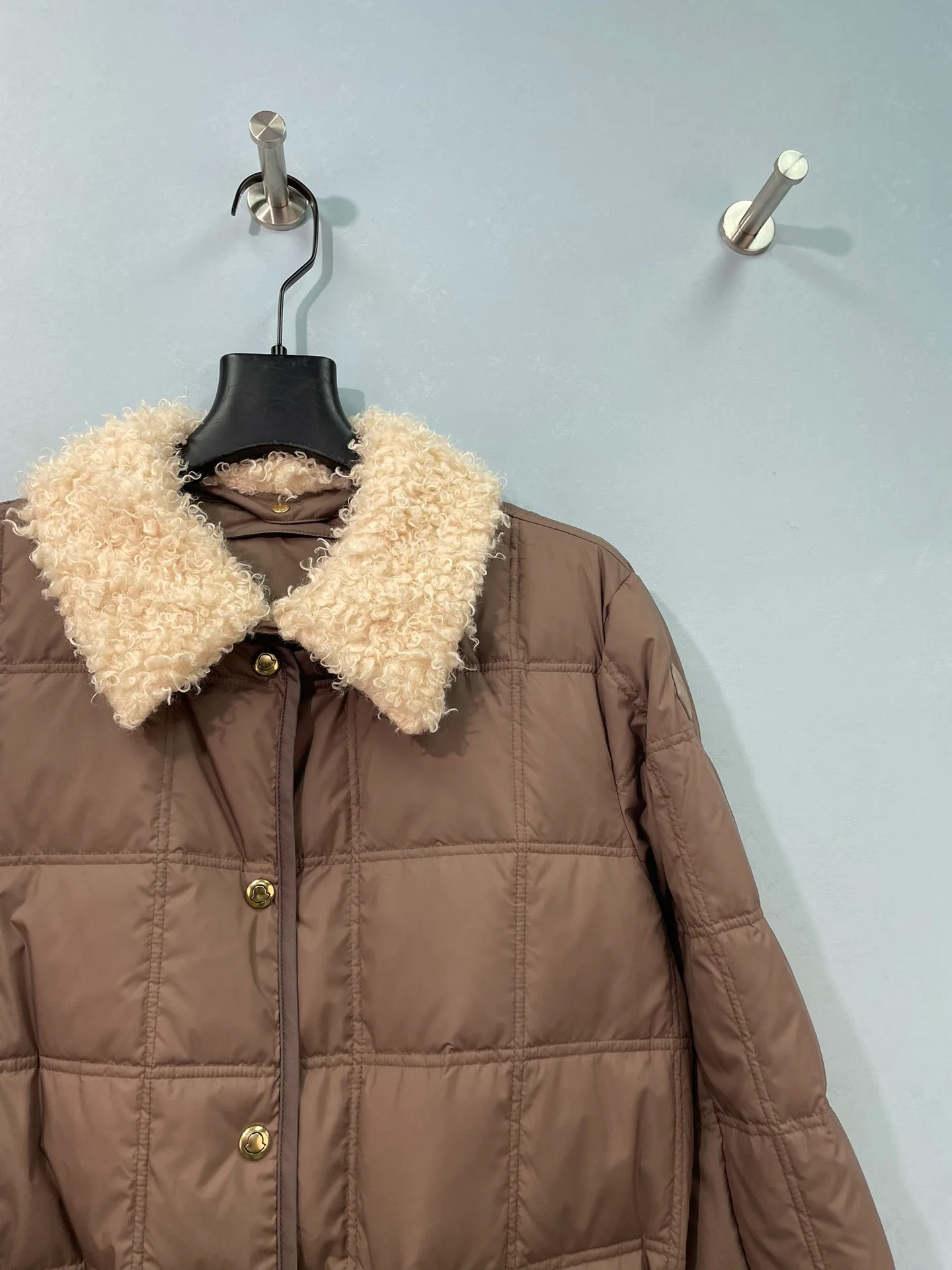 Women's Jackets And Down Jackets MONCLER 17913393