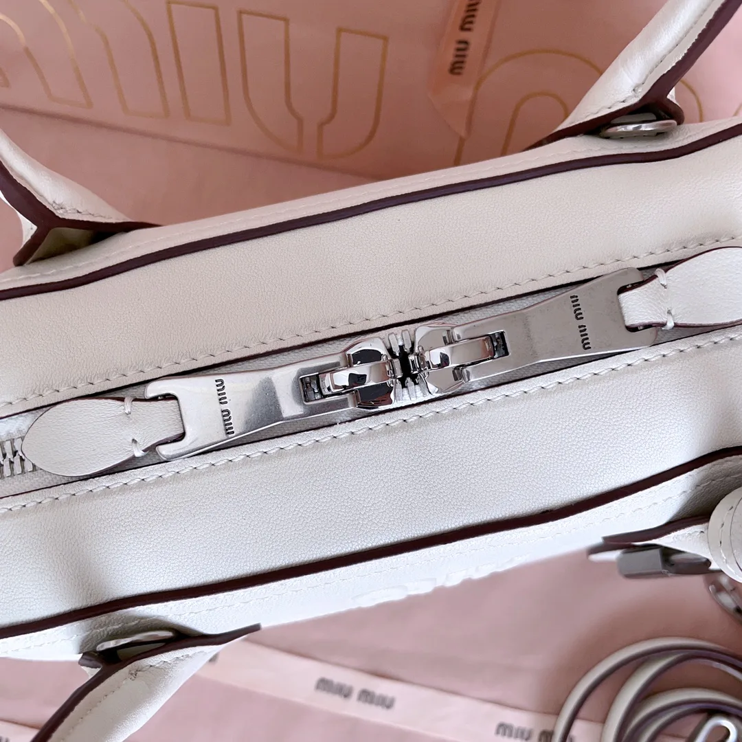 Women's Classic Handbags MIU MIU 18004744
