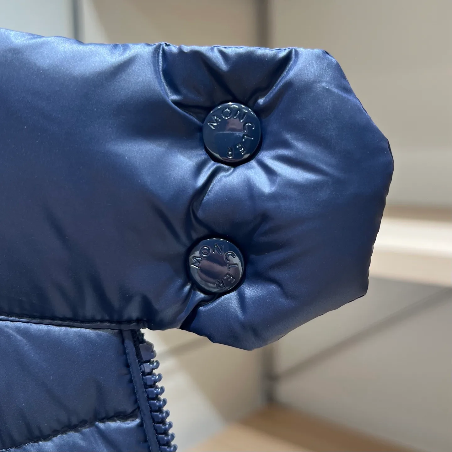 Women's Jackets And Down Jackets MONCLER 18284058