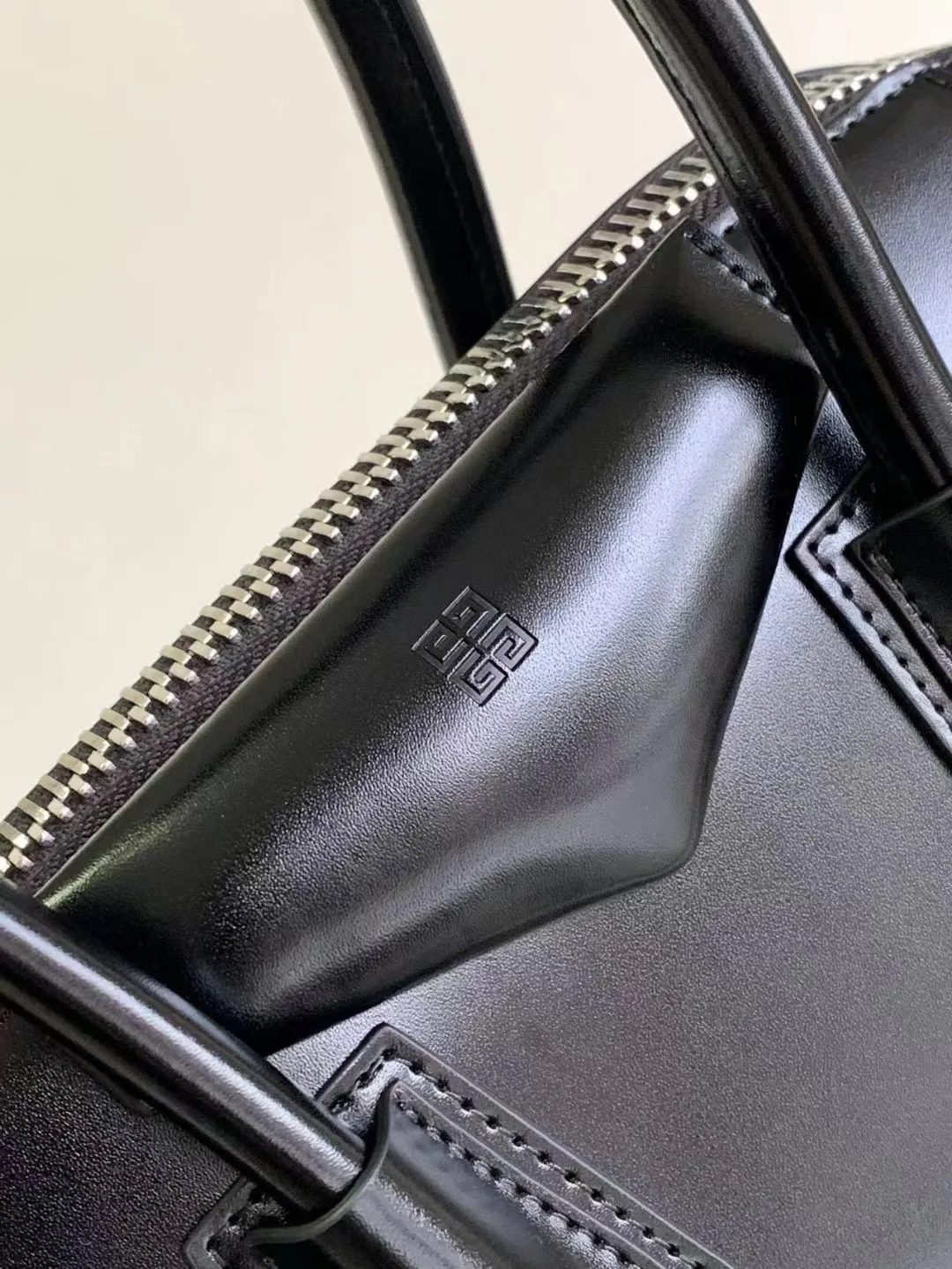 Women's Classic Handbags GIVENCHY 18452642