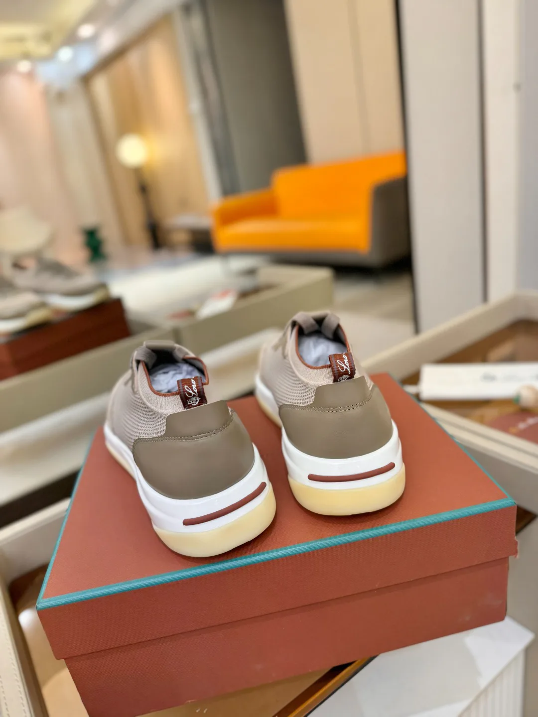 Men's Sneakers LORO PIANA 18039627