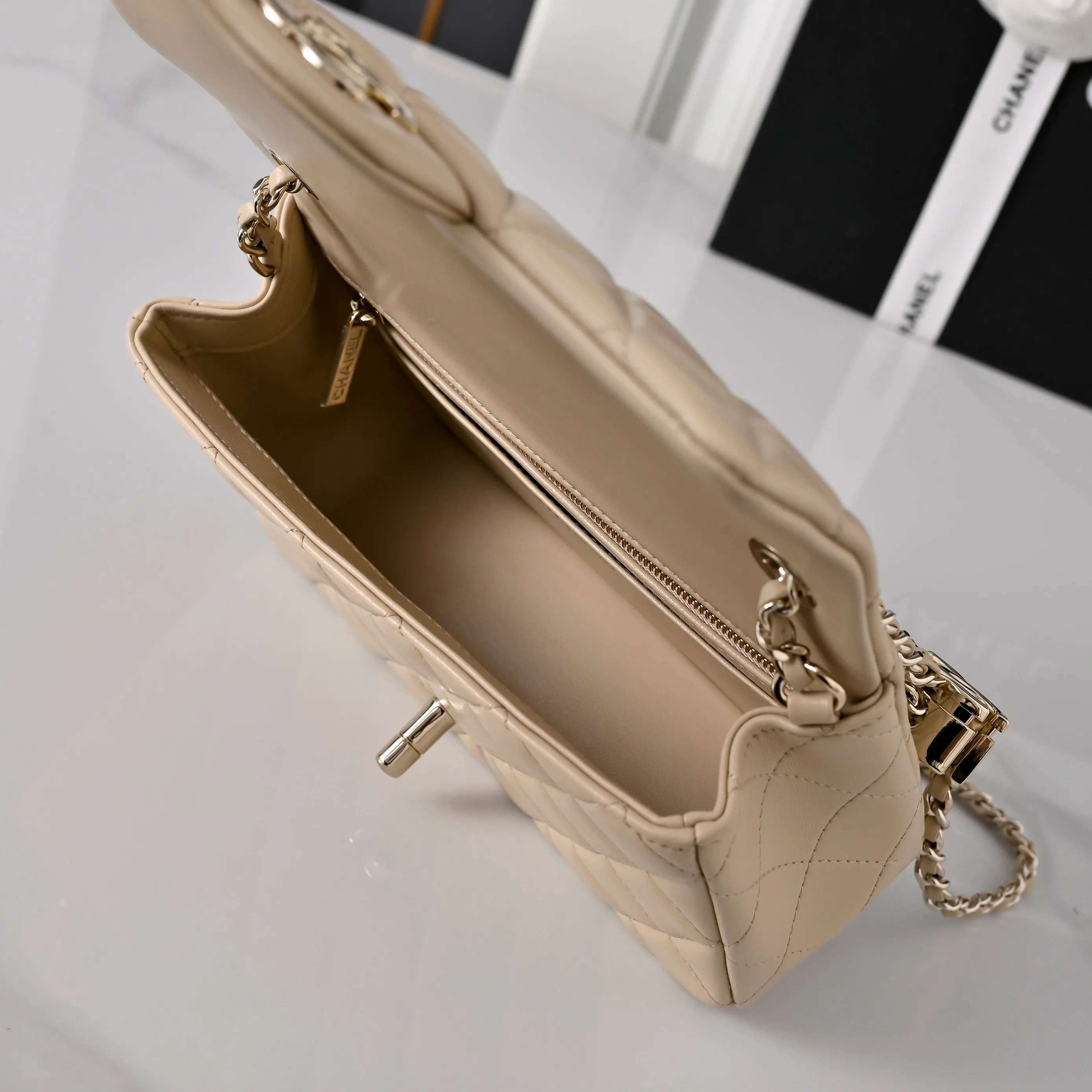 Women's Classic Handbags CHANEL 18147937