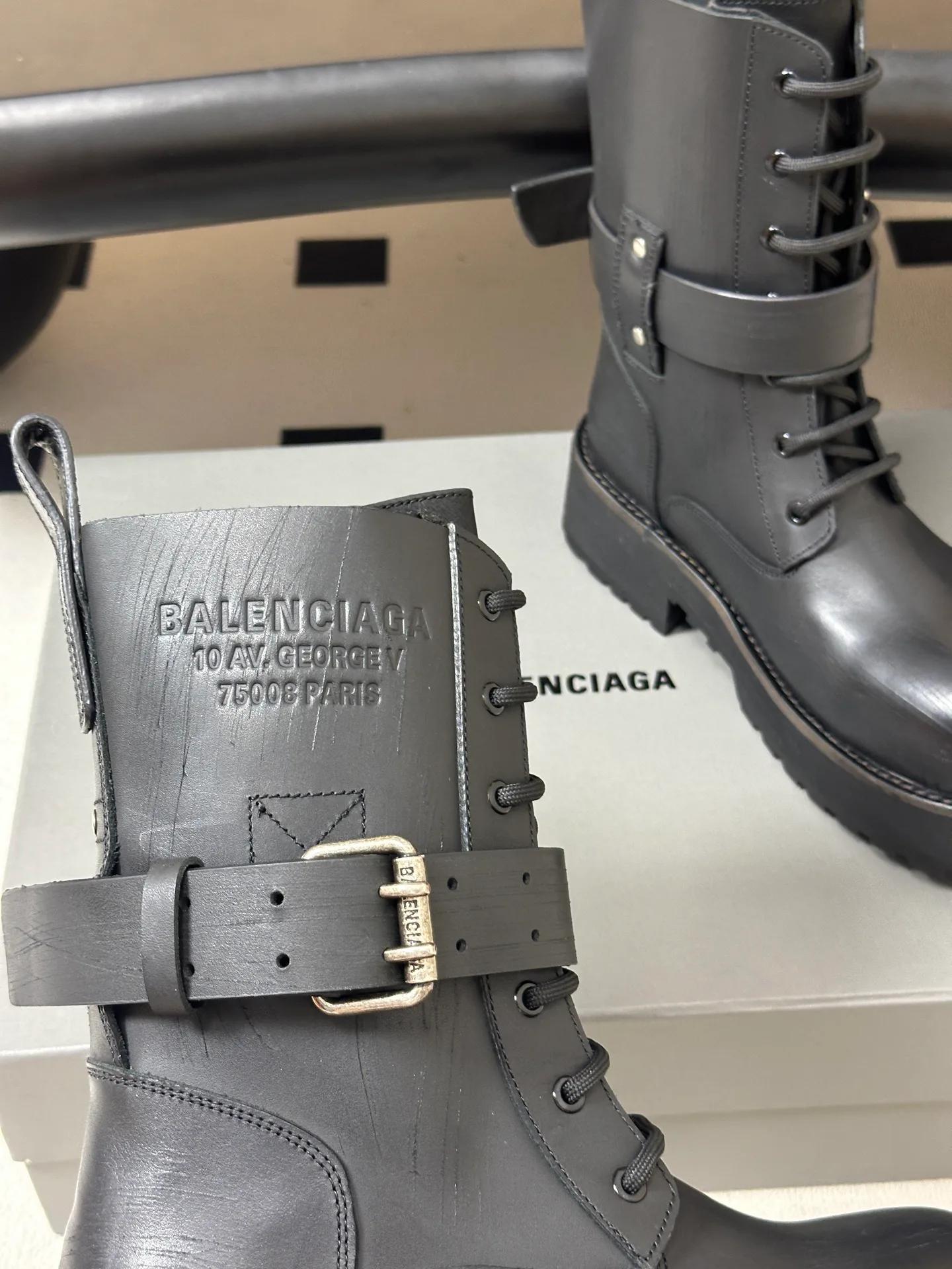 Women's Ankle Boots BALENCIAGA 18049605