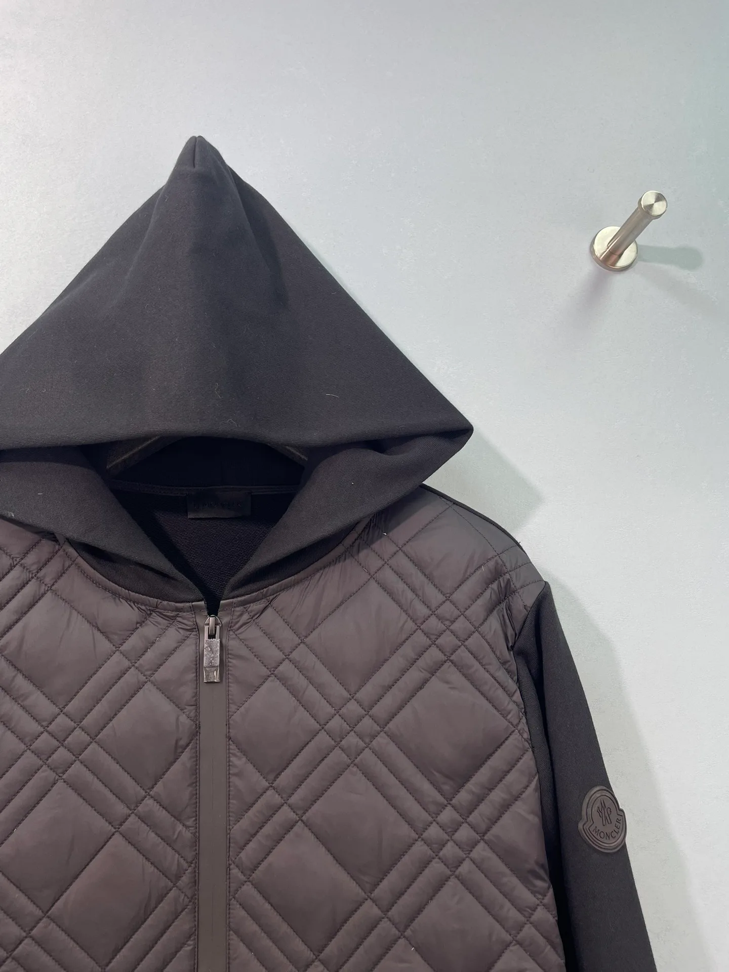 Women's Jackets And Down Jackets MONCLER 18513383