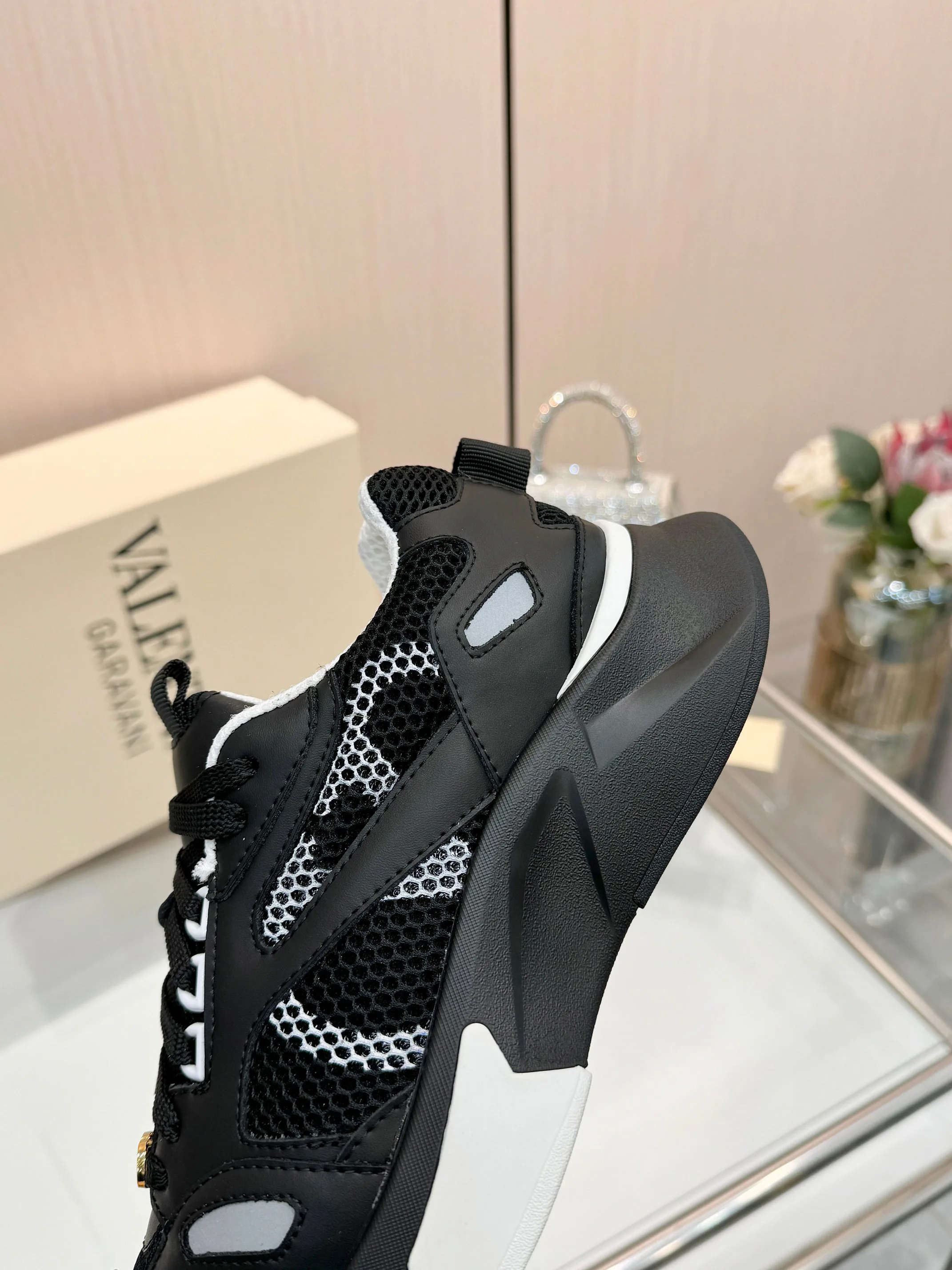 Men's Sneakers VALENTINO 17037991