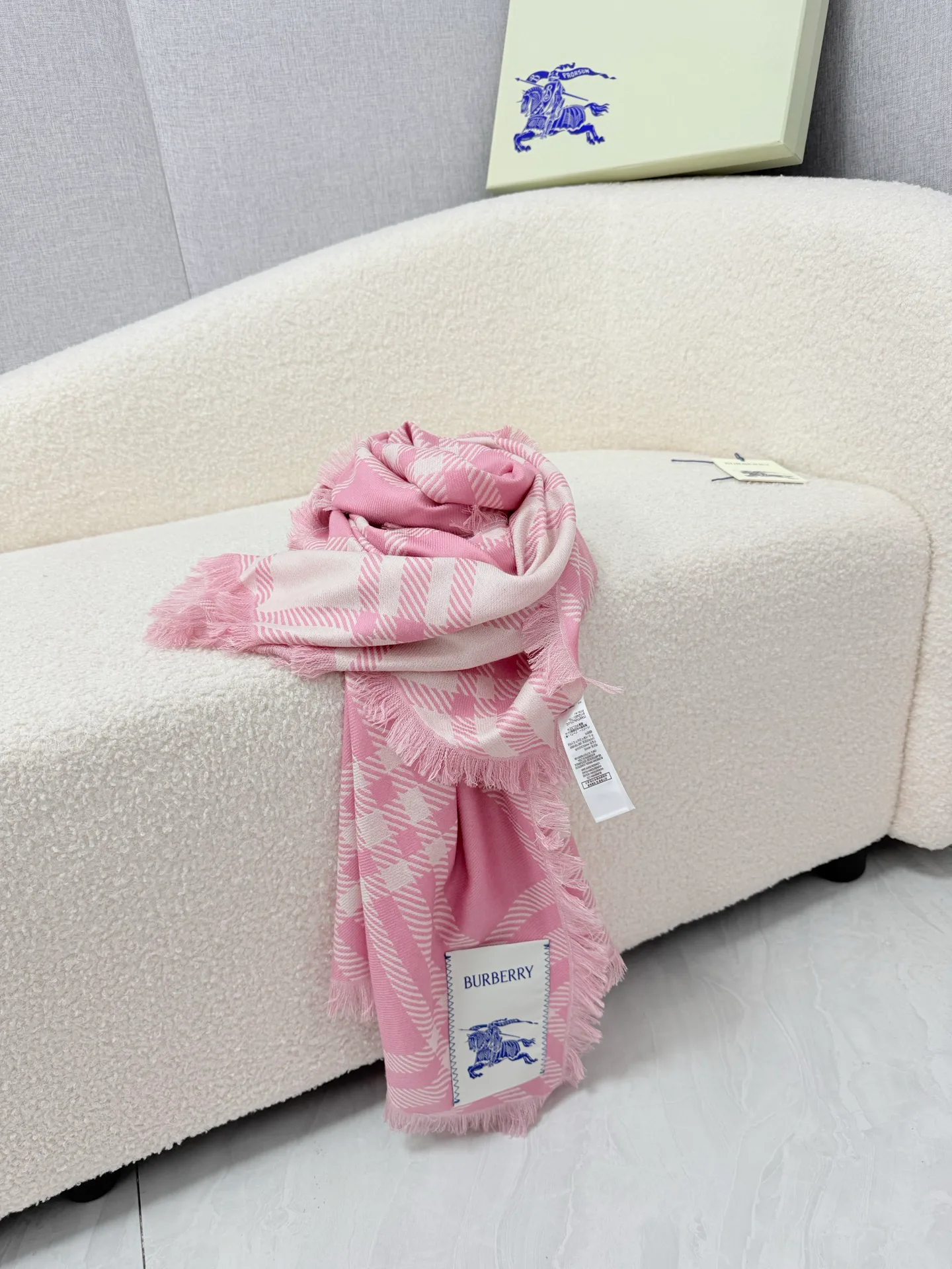Scarves BURBERRY 18322315