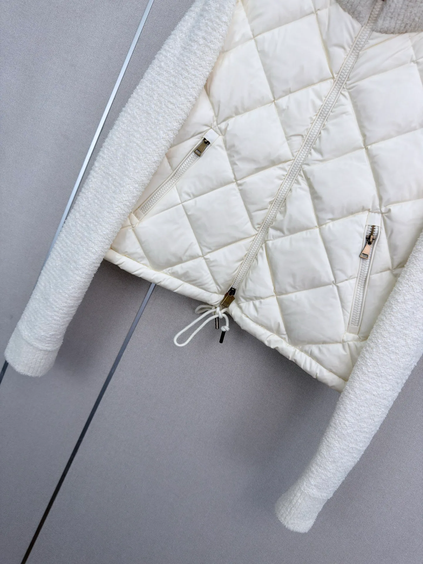 Women's Jackets And Down Jackets MONCLER 18023496