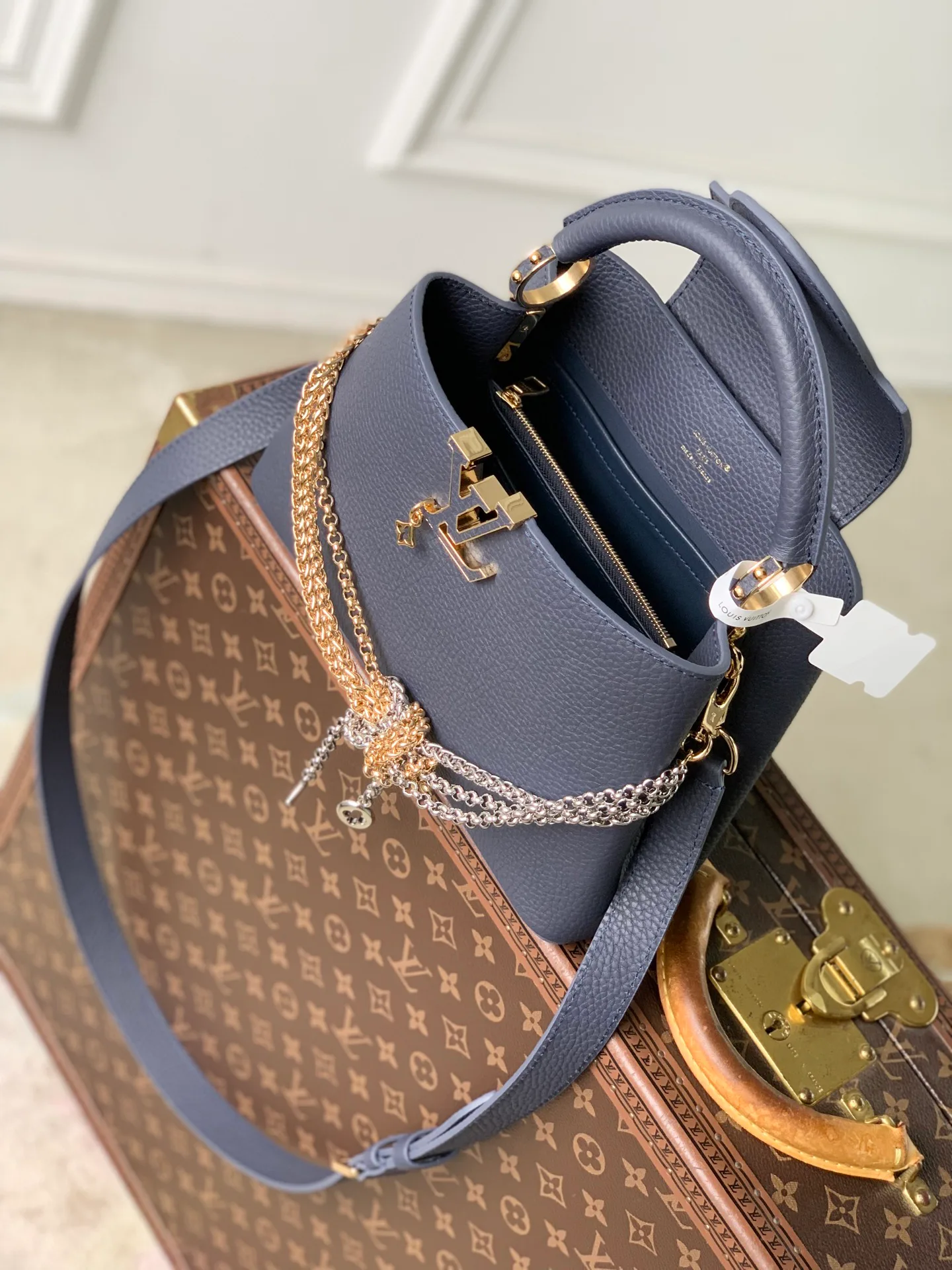 Women's Classic Handbags LOUIS VUITTON 18147531