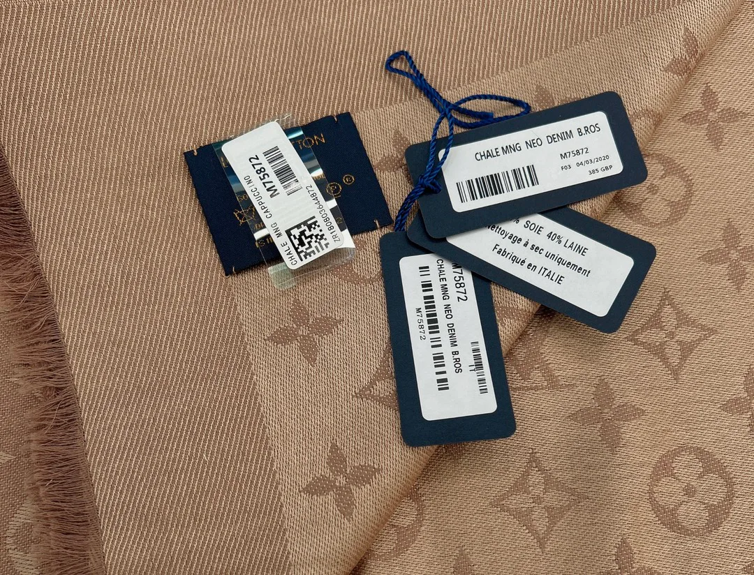 Scarves LOUIS VUITTON 18267593