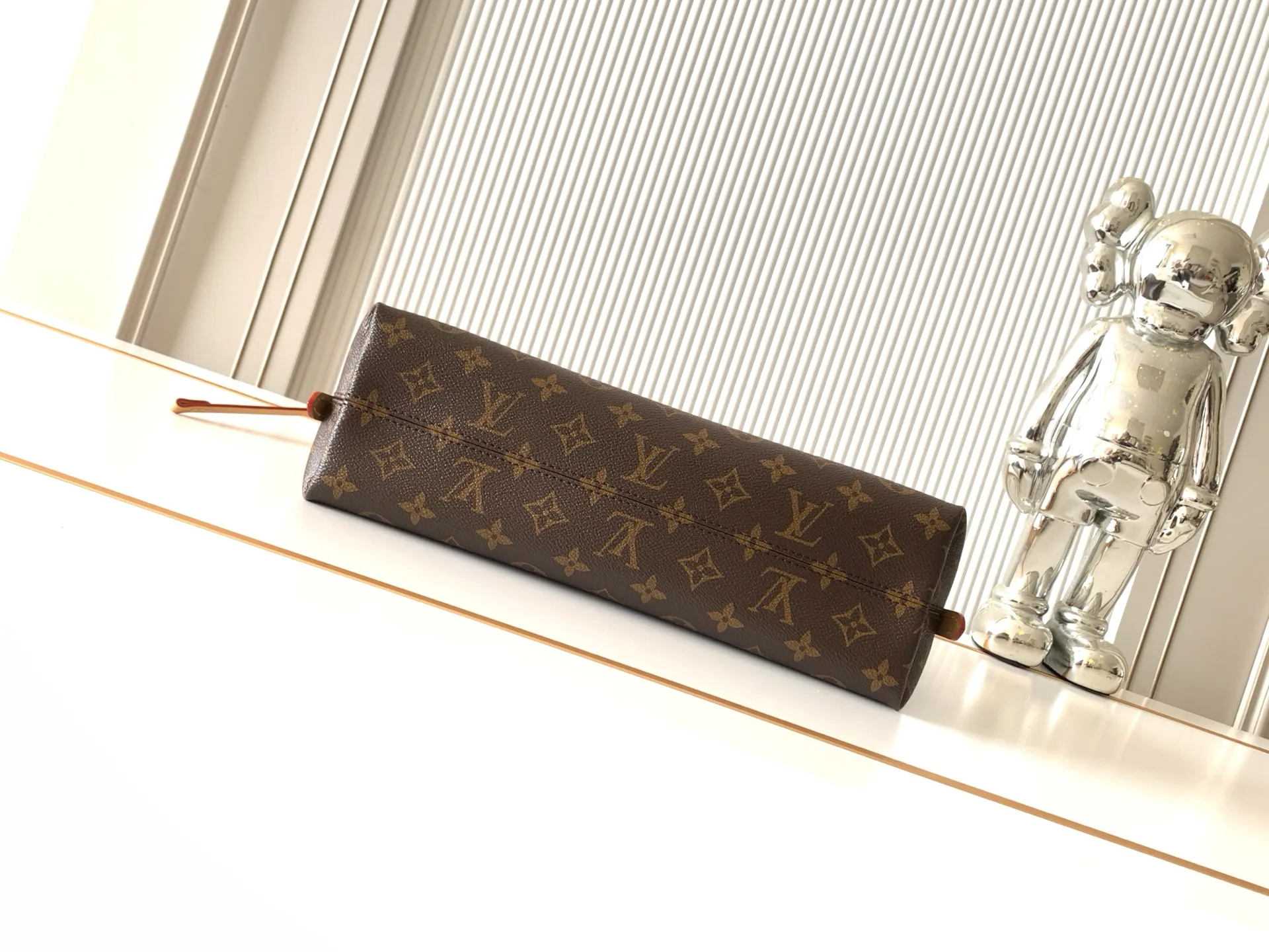 Women's Classic Handbags LOUIS VUITTON 17802973