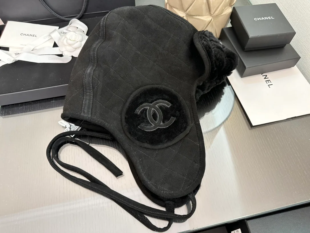 Hats CHANEL 18347668