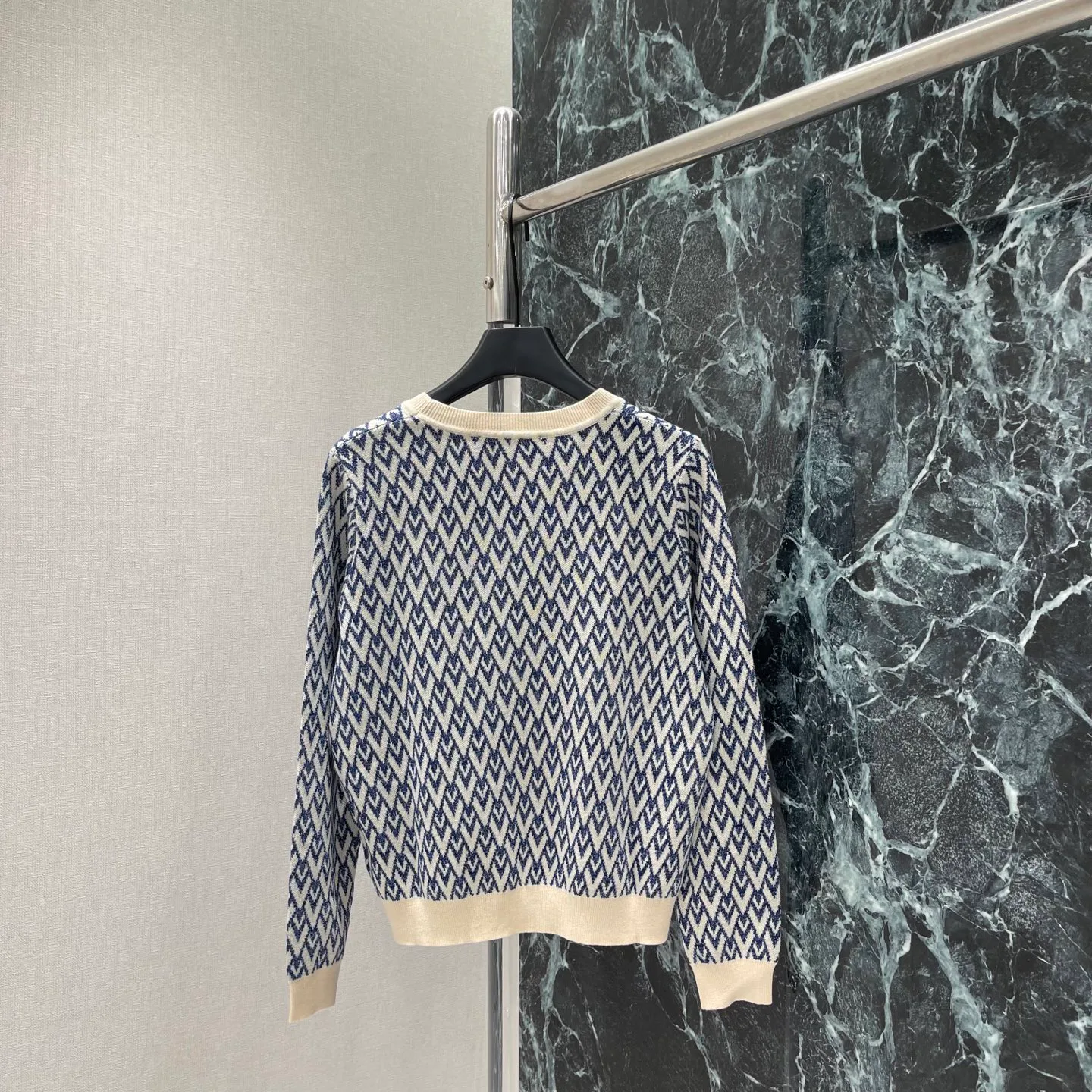 Women's Jumpers And Sweaters VALENTINO 18308234