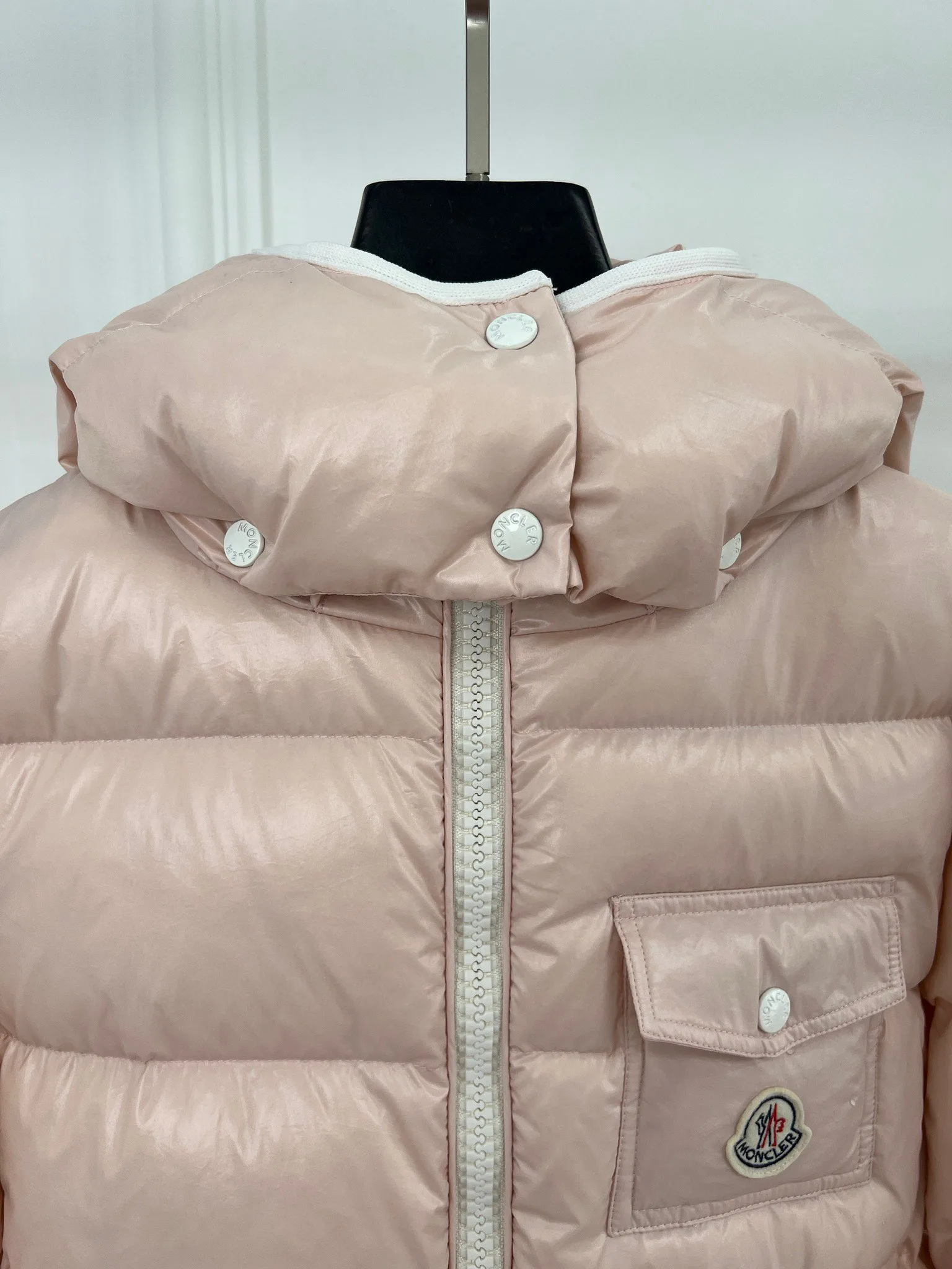 Women's Jackets And Down Jackets MONCLER 18416223