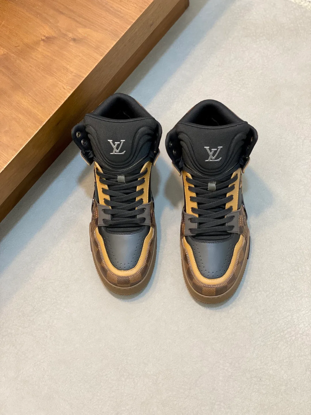 Men's Sneakers LOUIS VUITTON 17862442