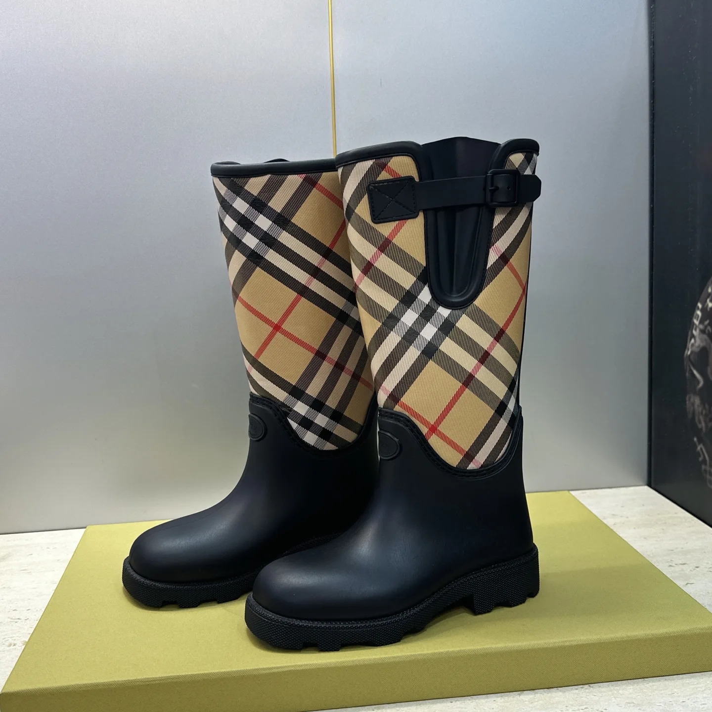 Women's Boots BURBERRY 18235847