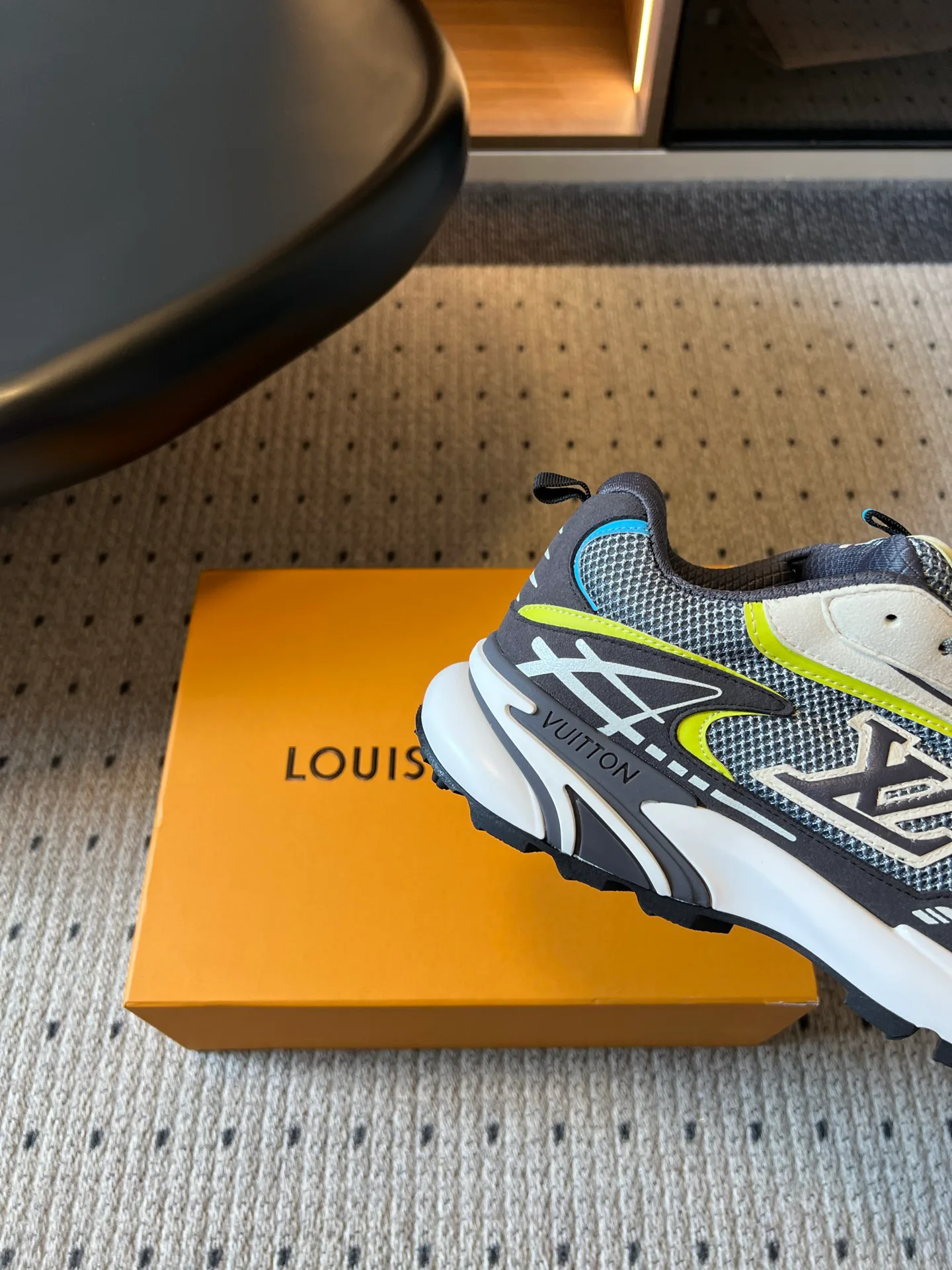 Men's Sneakers LOUIS VUITTON 17419422