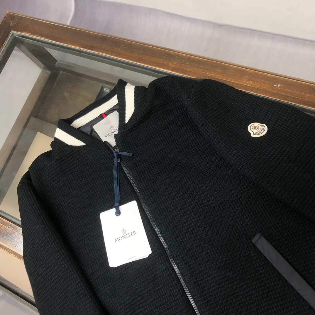 Men's Jackets And Down Jackets MONCLER 18001970