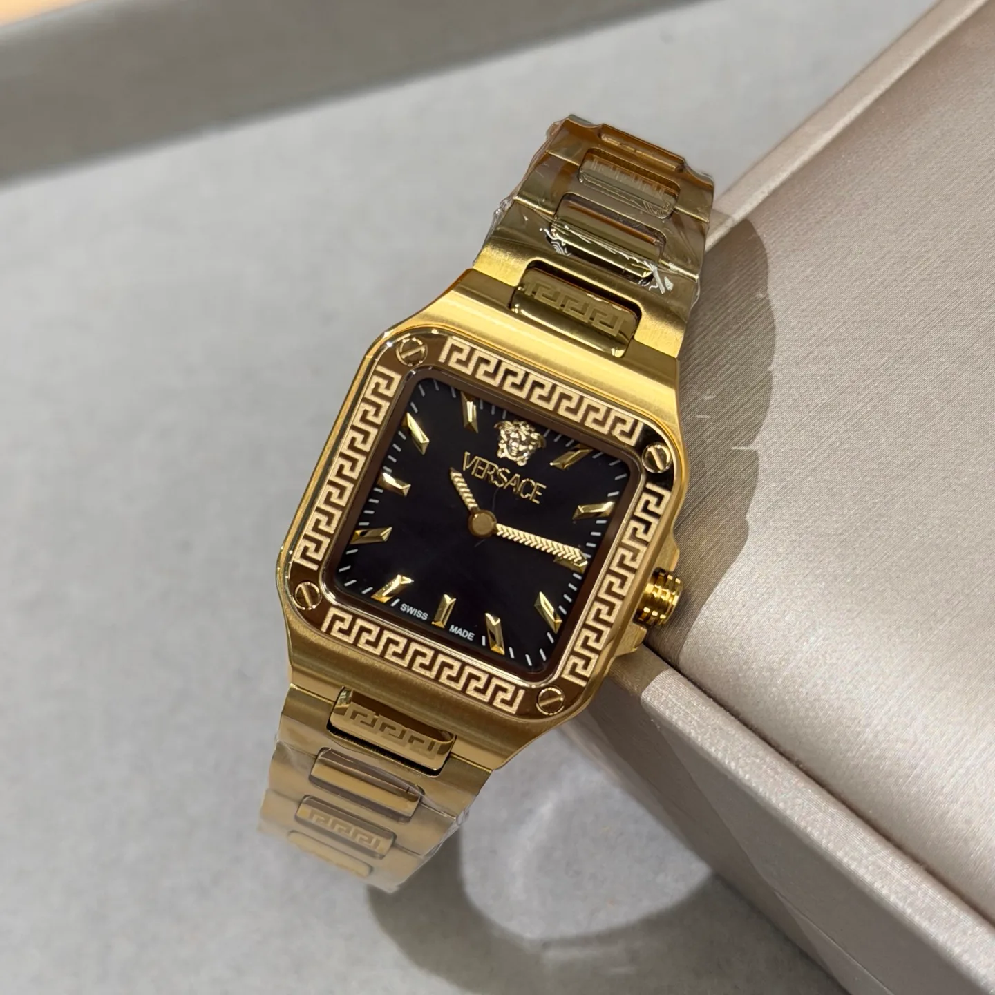 Women's Watches VERSACE 17813610