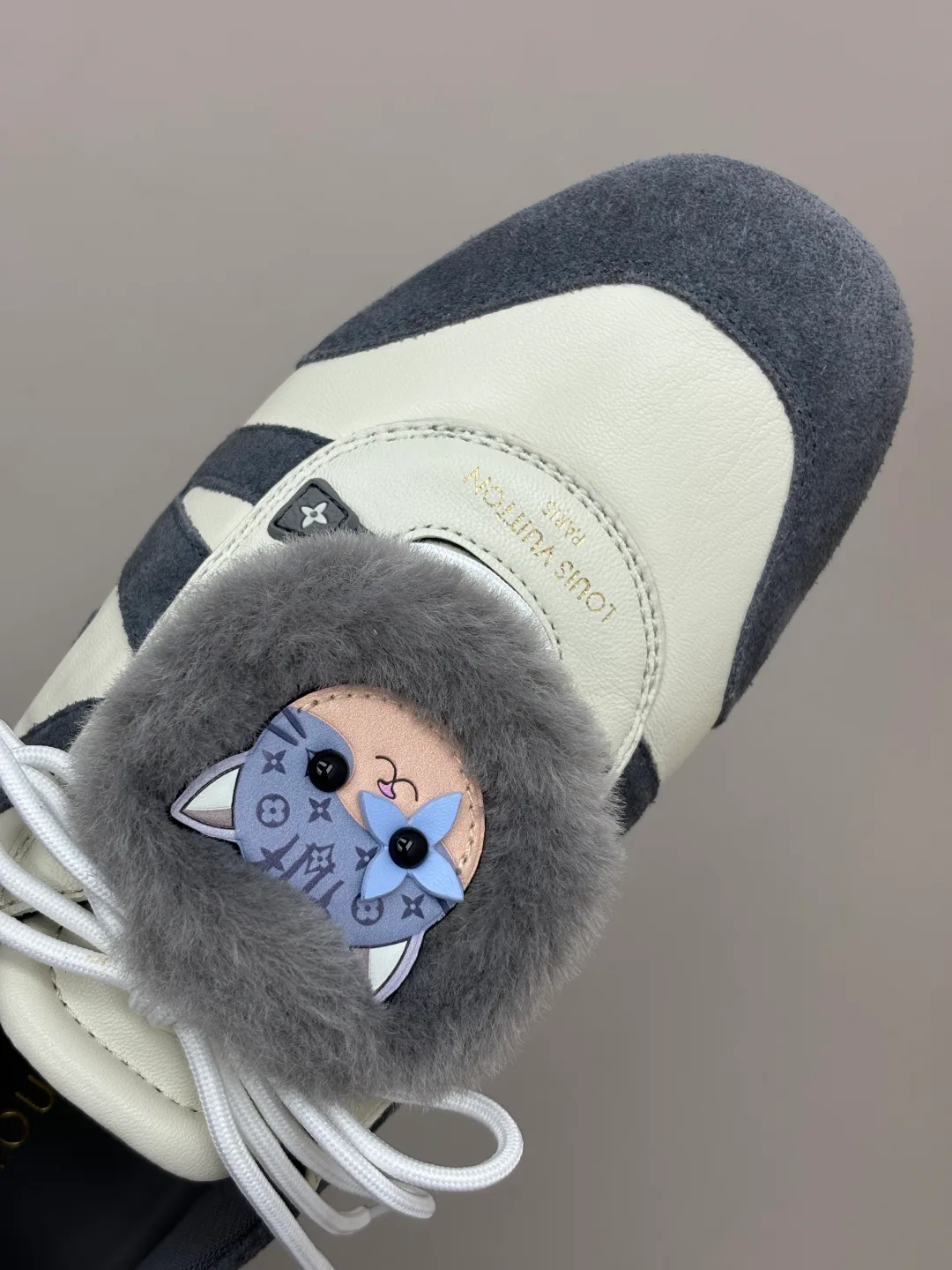 Women's Sneakers LOUIS VUITTON 18006202