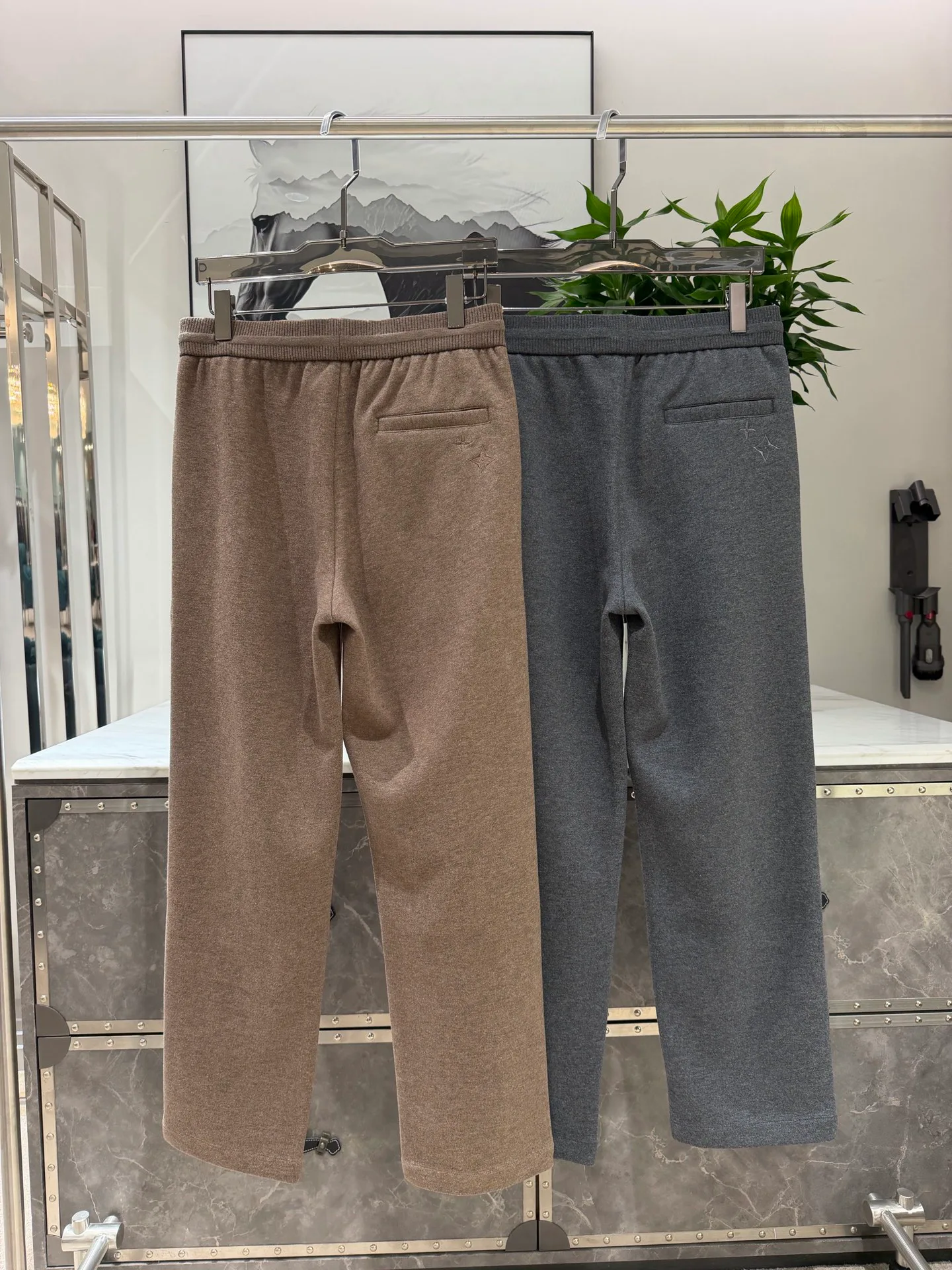 Men's Trousers LOUIS VUITTON 17952565