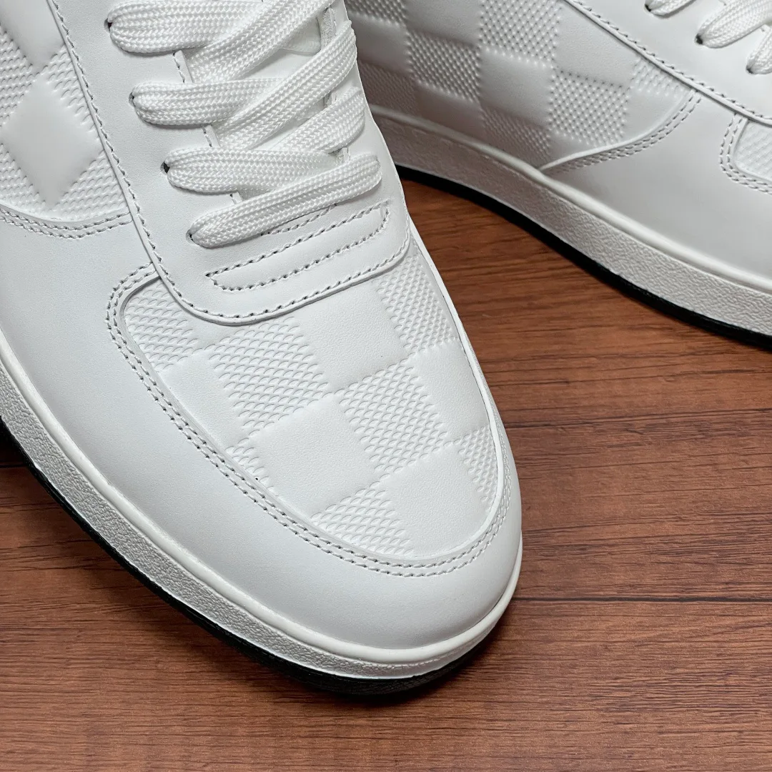 Men's Sneakers LOUIS VUITTON 18197826