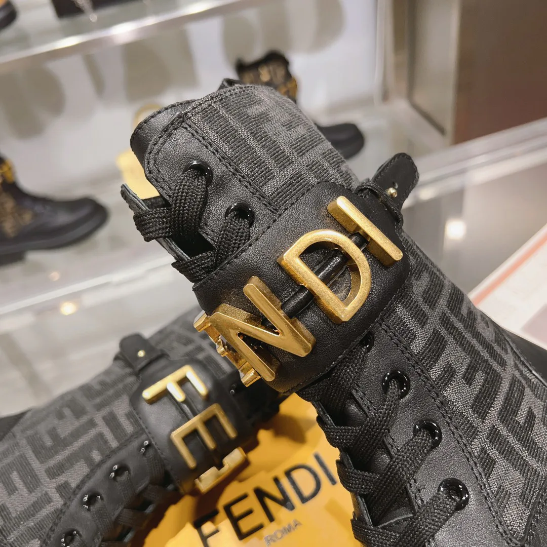 Women's Ankle Boots FENDI 18264016