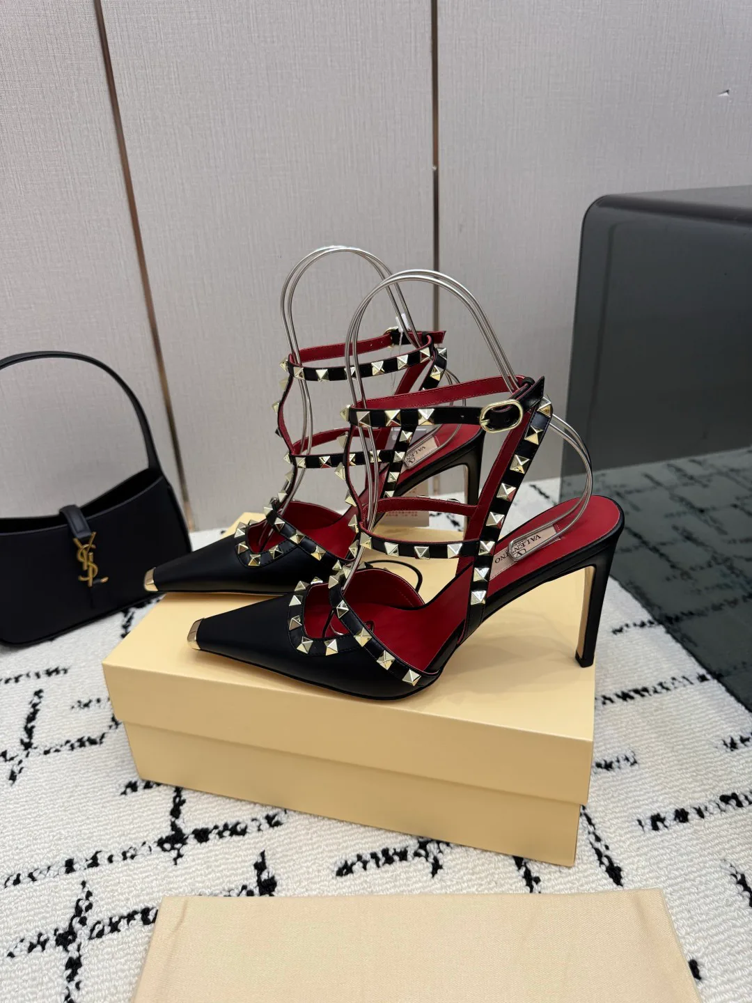 Women's Open-Toe Sandals VALENTINO 17594493