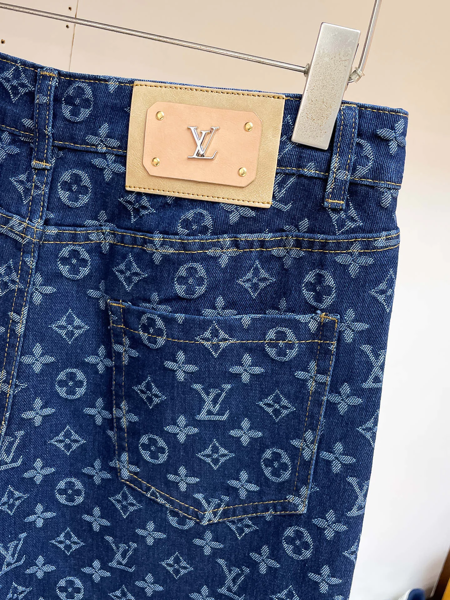 Men's Jeans LOUIS VUITTON 18345639