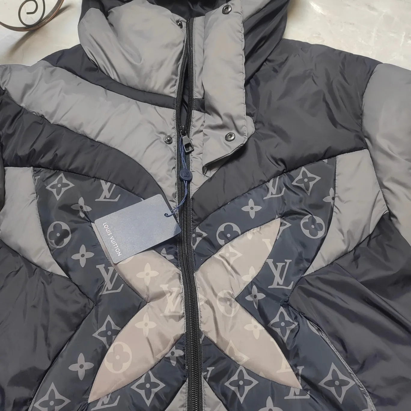 Women's Jackets And Down Jackets LOUIS VUITTON 18111460