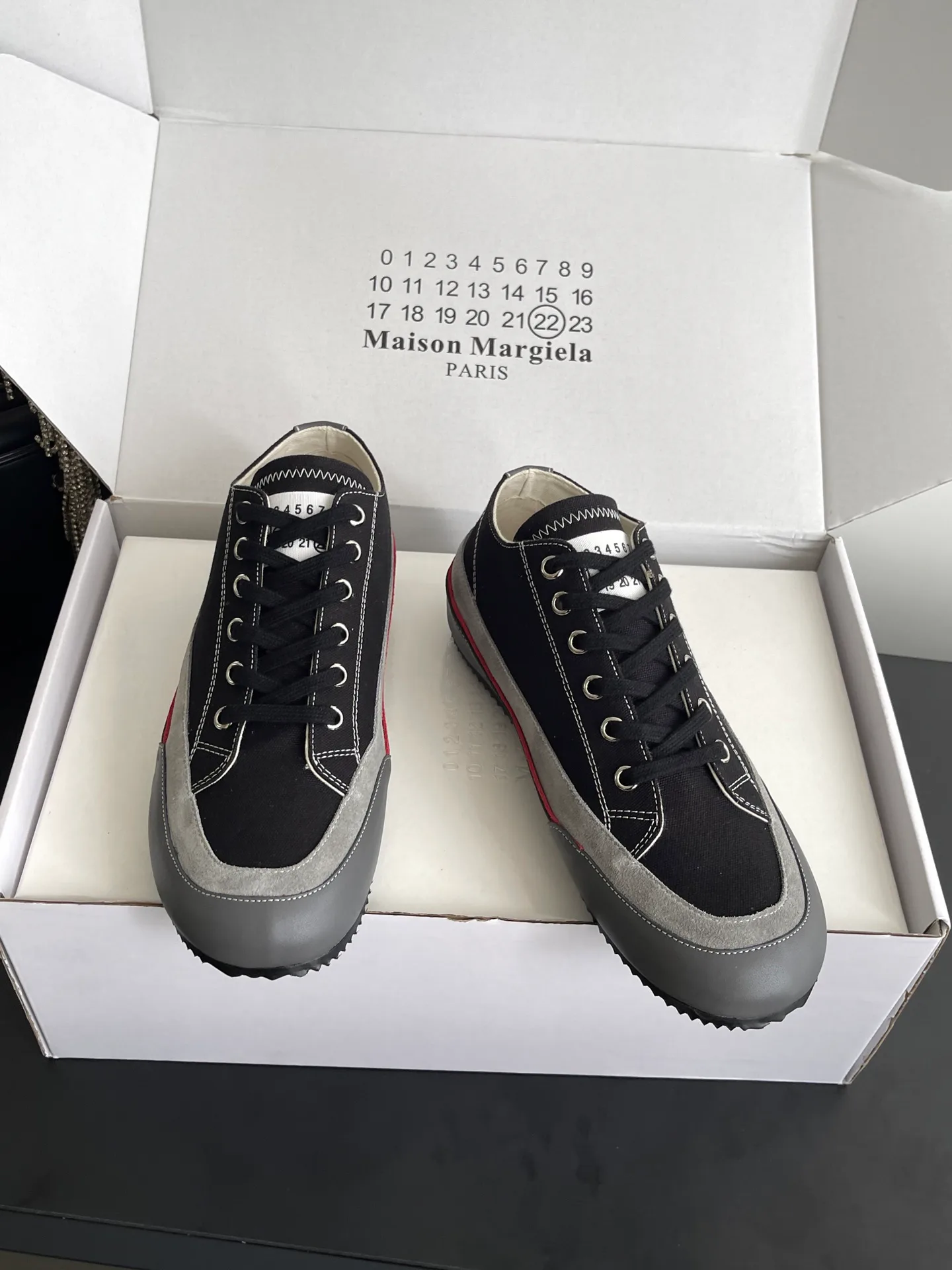Women's Sneakers MAISON MARGIELA 17554410